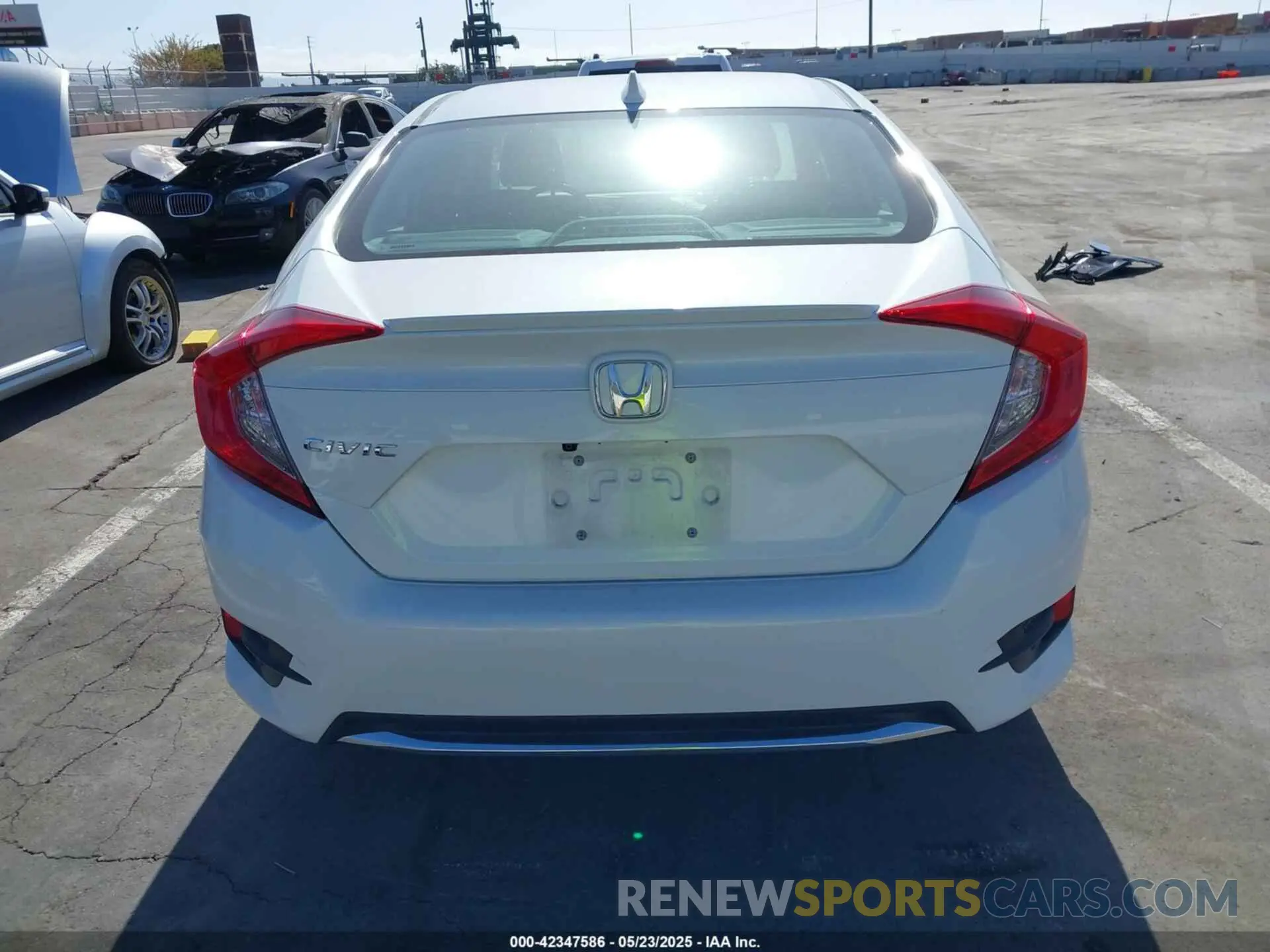 16 Photograph of a damaged car 19XFC1F73ME202145 HONDA CIVIC 2021