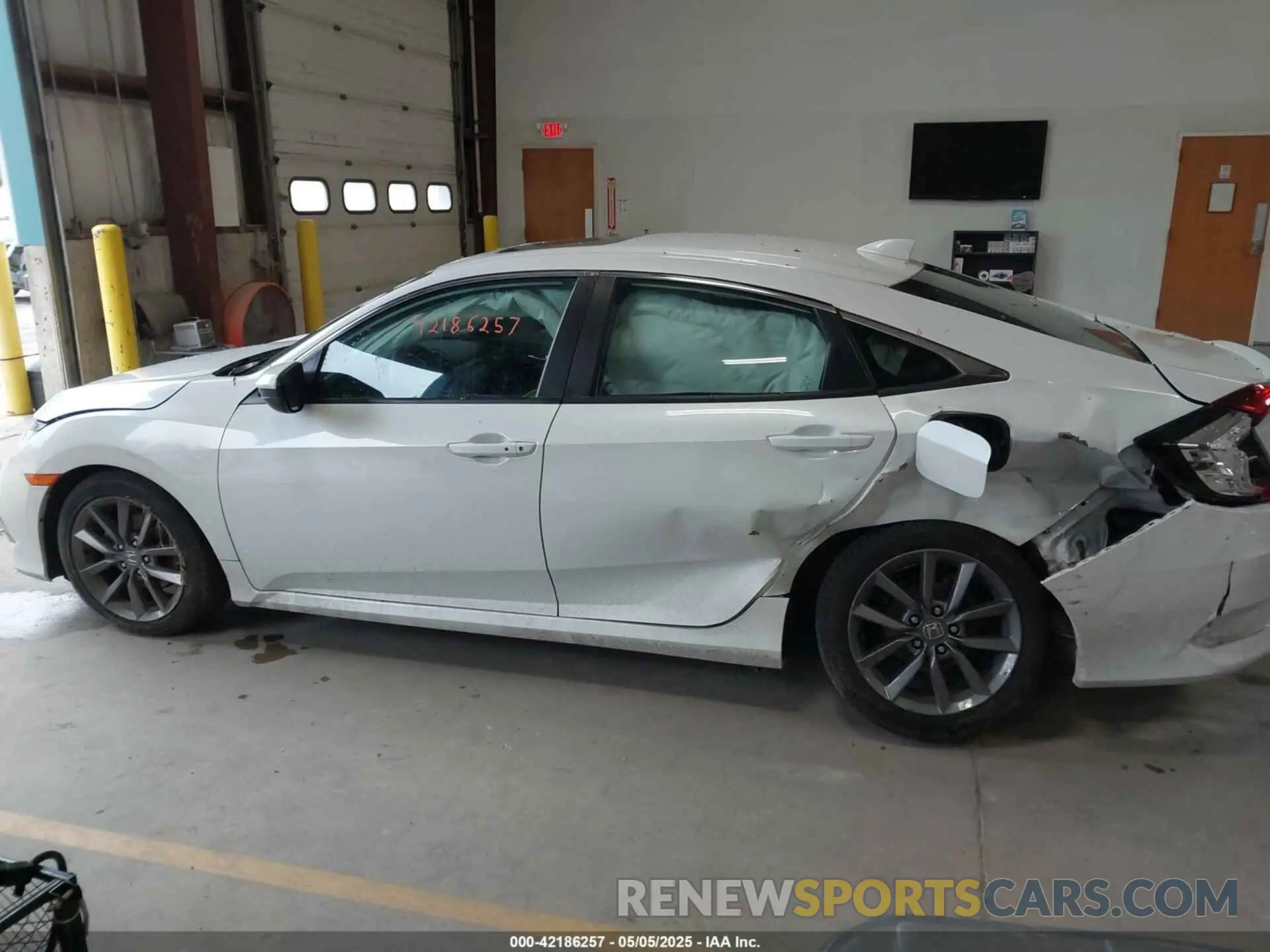 14 Photograph of a damaged car 19XFC1F7XME202207 HONDA CIVIC 2021