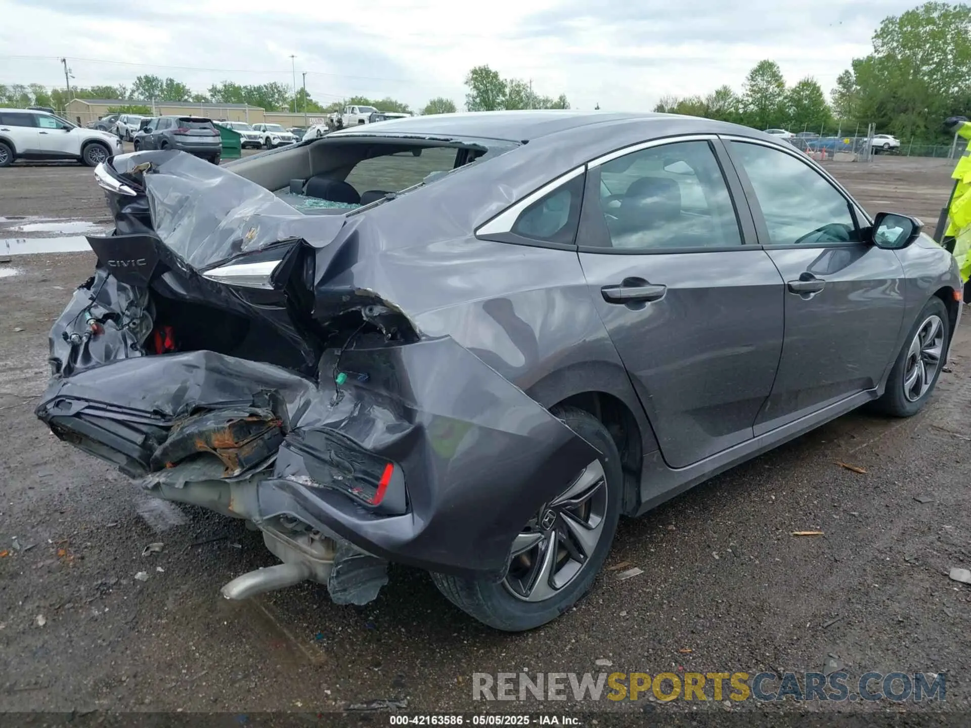 4 Photograph of a damaged car 19XFC2F64ME001657 HONDA CIVIC 2021
