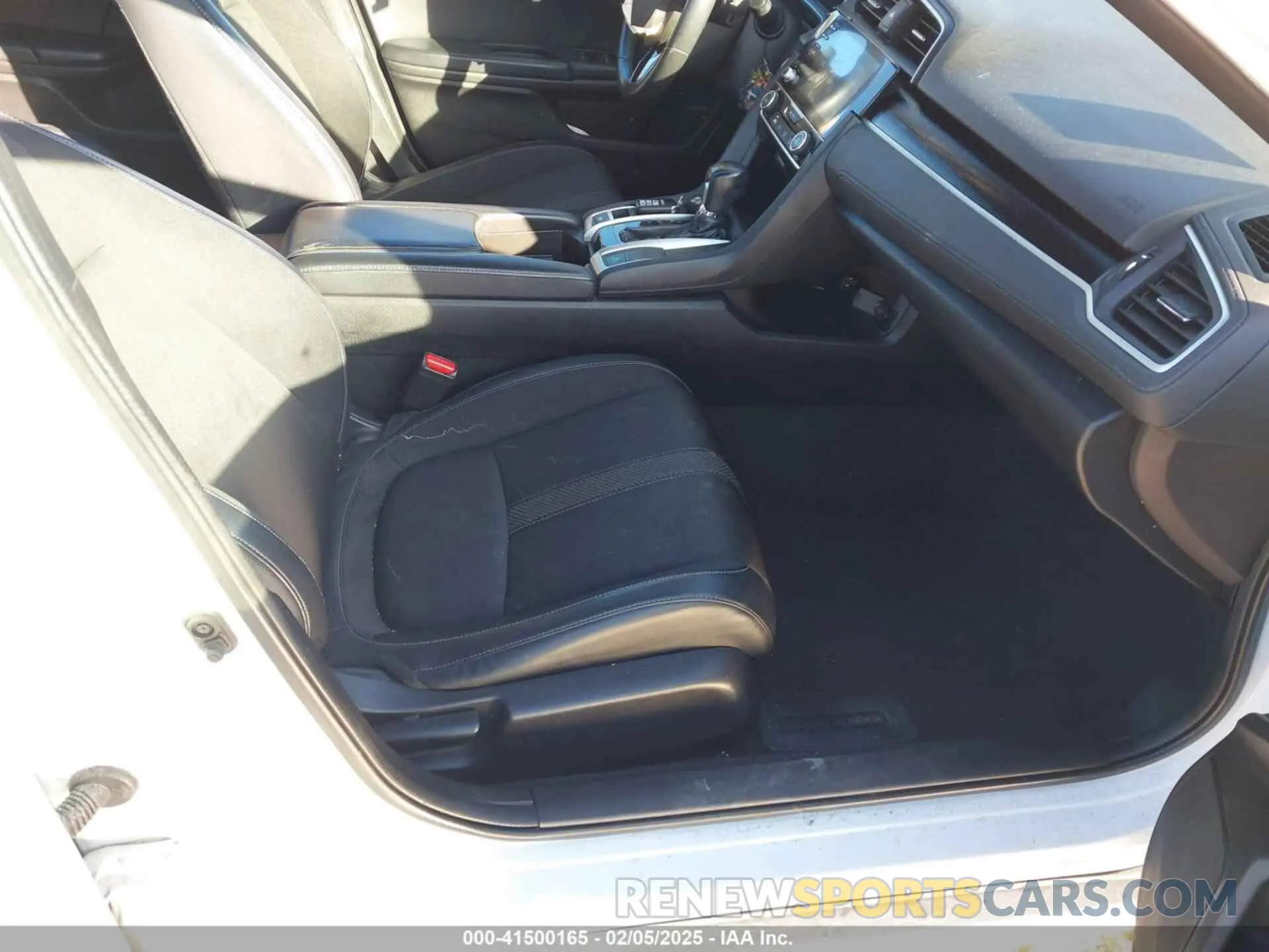 5 Photograph of a damaged car 19XFC2F85ME203098 HONDA CIVIC 2021