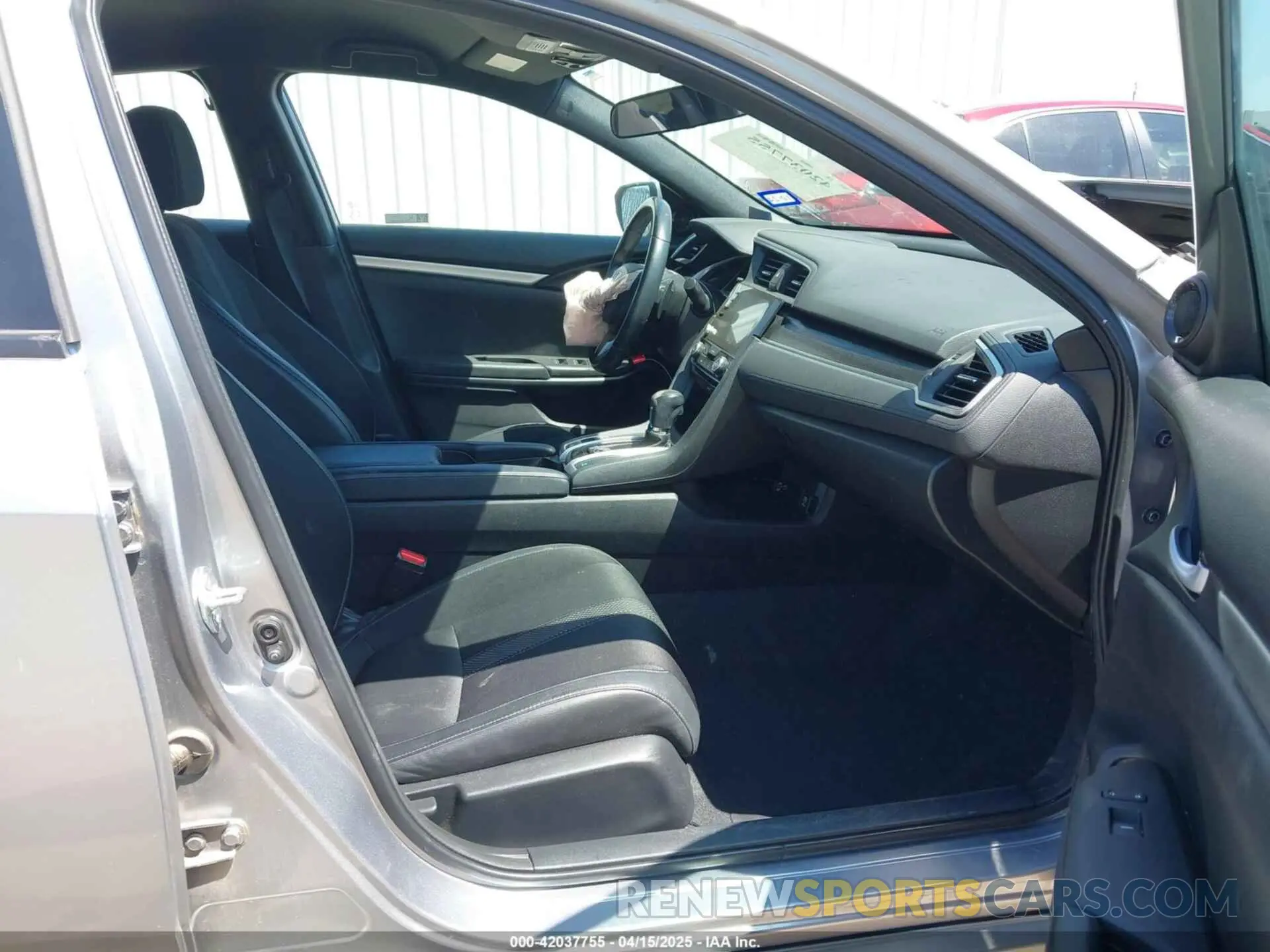 5 Photograph of a damaged car 19XFC2F86ME003153 HONDA CIVIC 2021