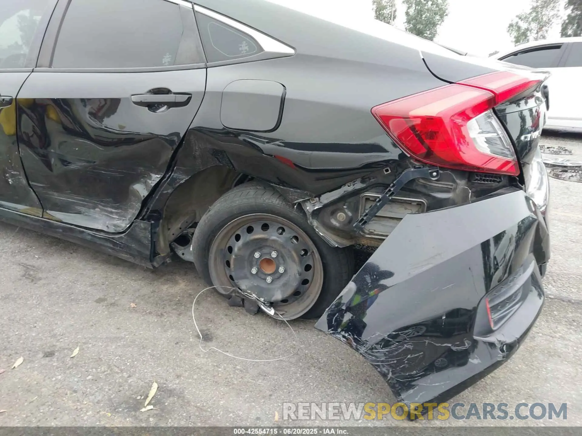6 Photograph of a damaged car 2HGFC2F60MH547782 HONDA CIVIC 2021