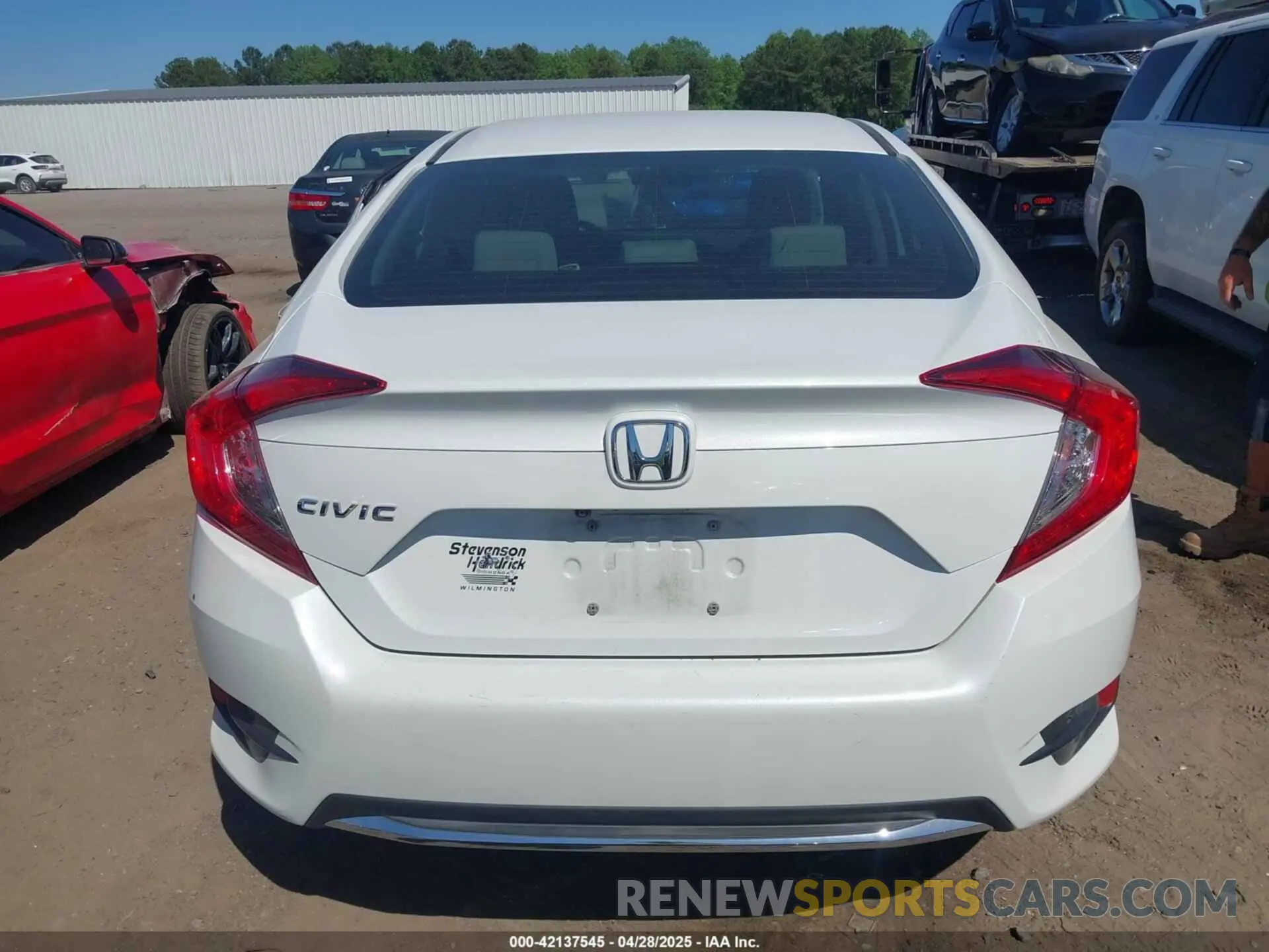 17 Photograph of a damaged car 2HGFC2F61MH505475 HONDA CIVIC 2021