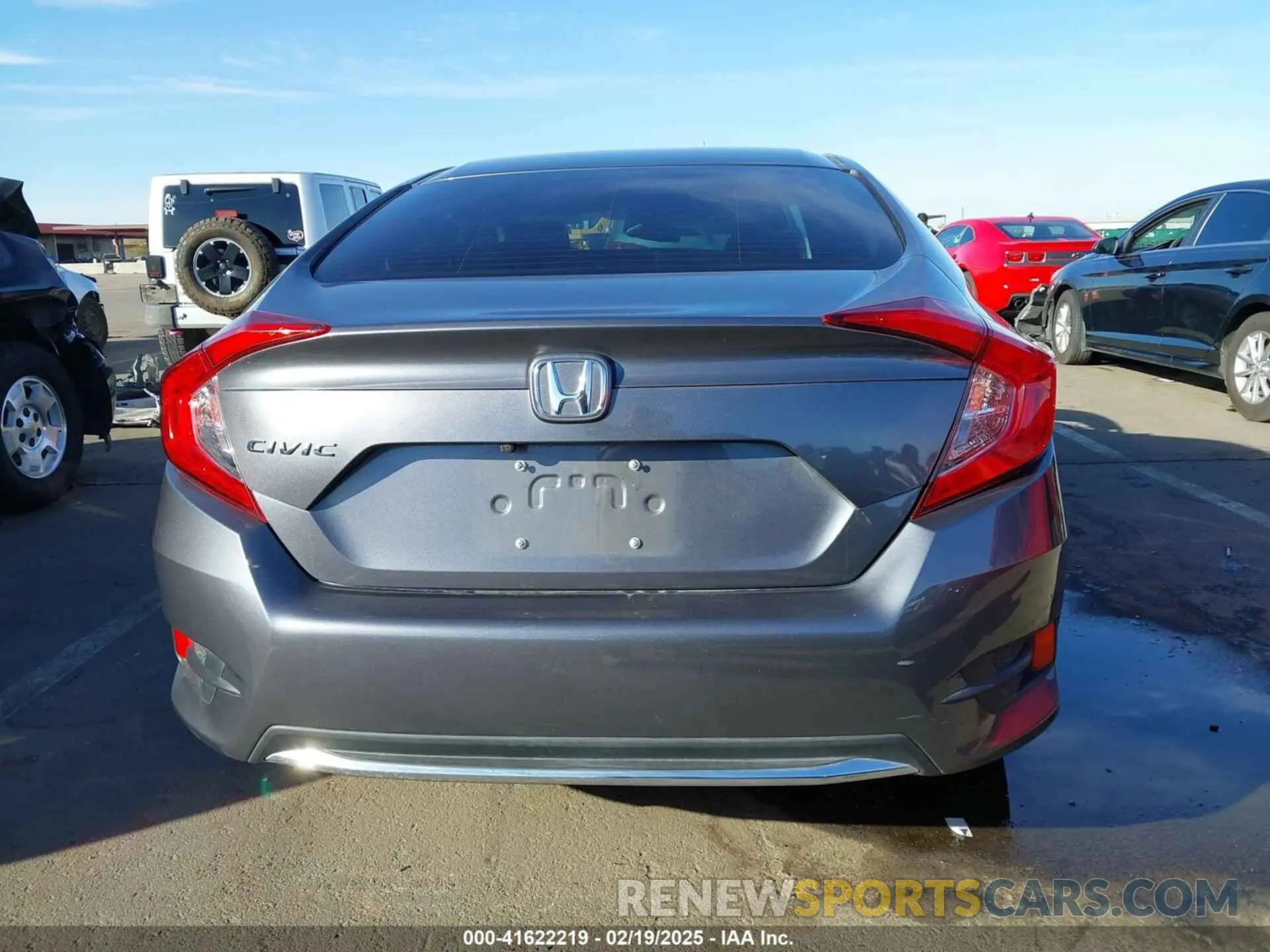 17 Photograph of a damaged car 2HGFC2F64MH556484 HONDA CIVIC 2021