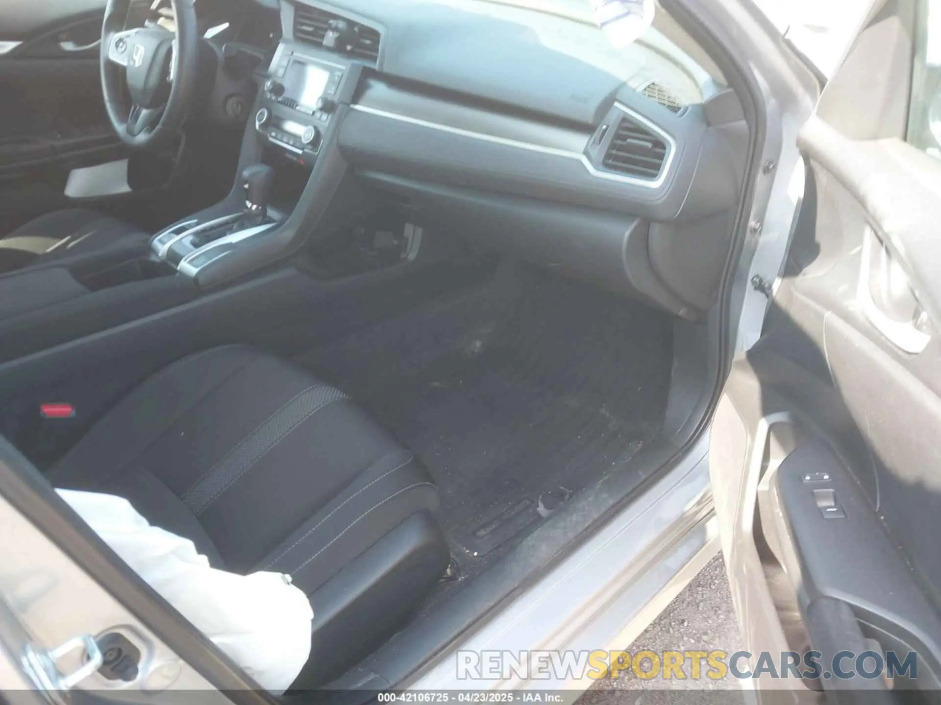 5 Photograph of a damaged car 2HGFC2F69MH539227 HONDA CIVIC 2021