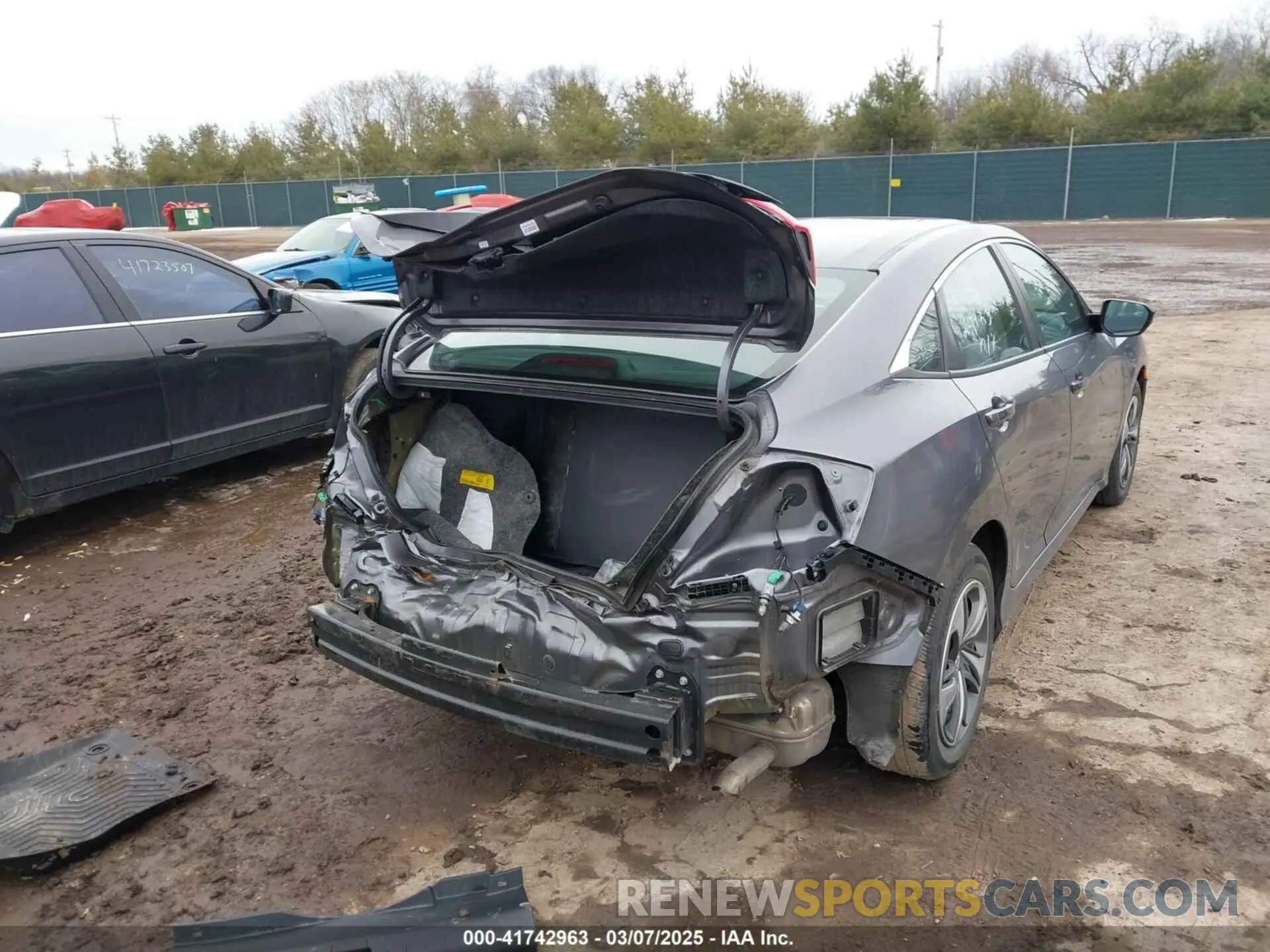 4 Photograph of a damaged car 2HGFC2F6XMH500937 HONDA CIVIC 2021