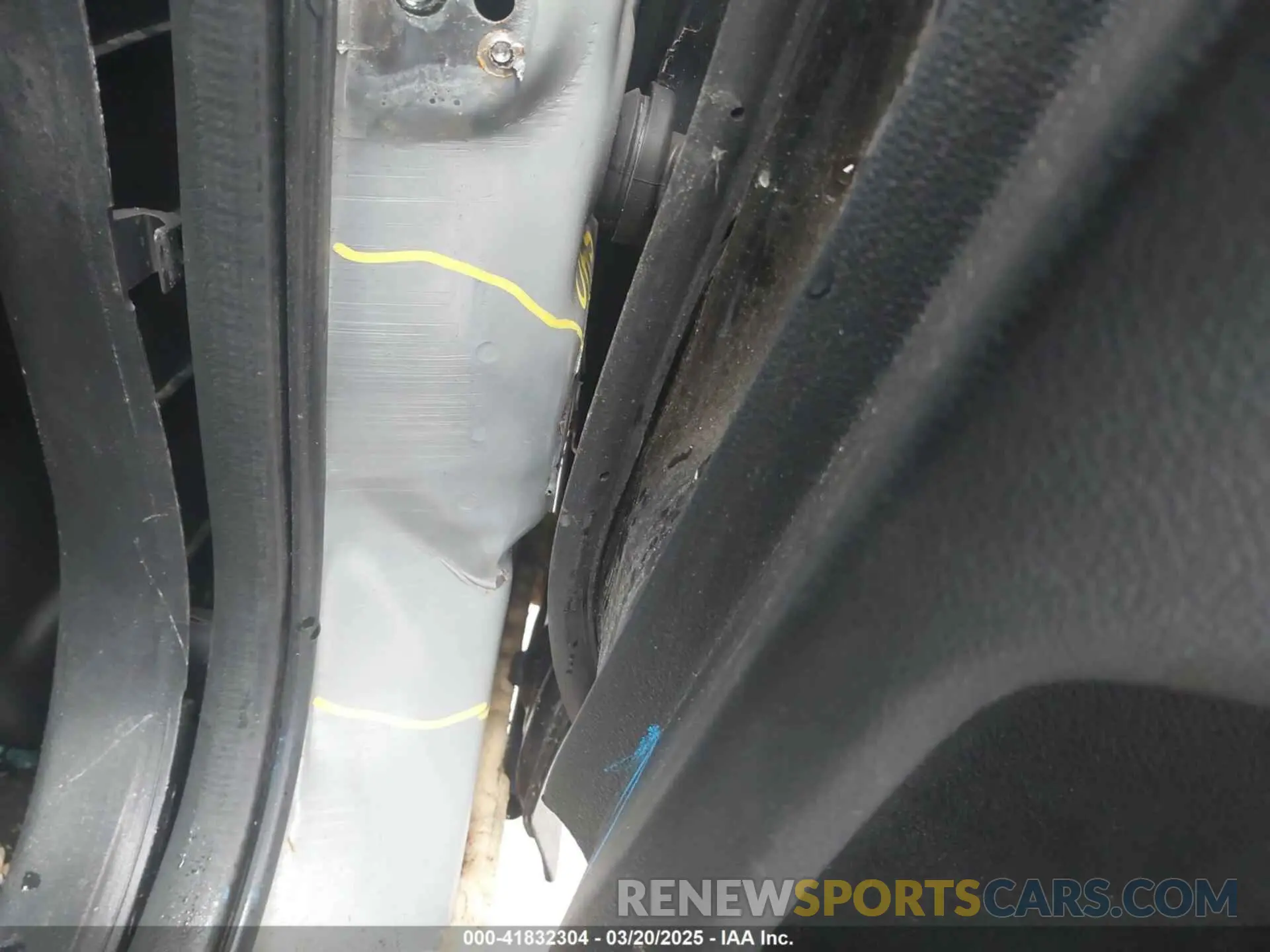 19 Photograph of a damaged car 2HGFC2F6XMH528558 HONDA CIVIC 2021