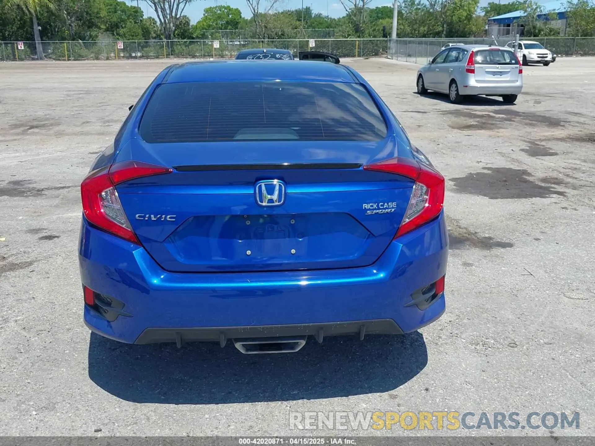 17 Photograph of a damaged car 2HGFC2F80MH527517 HONDA CIVIC 2021