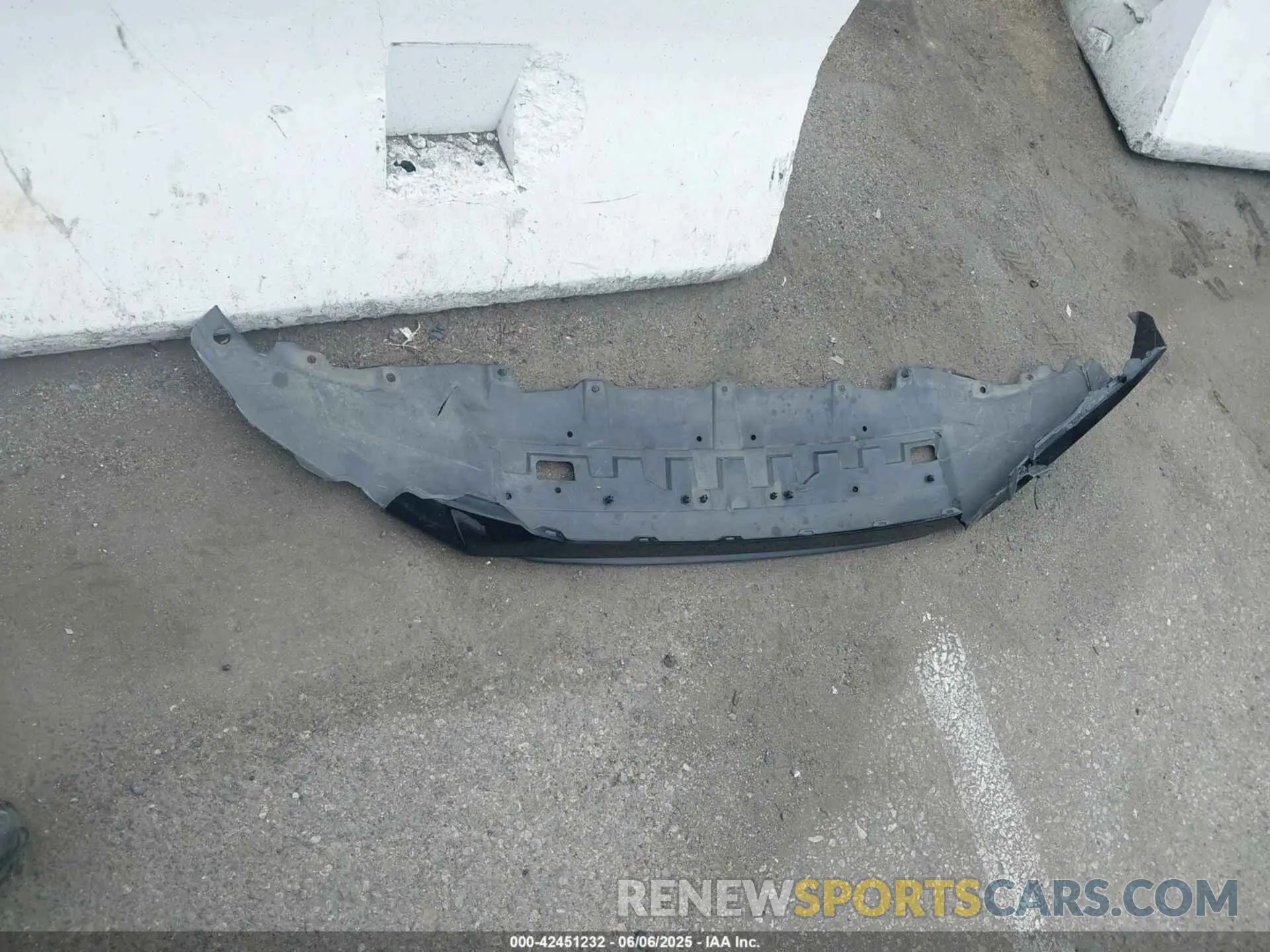 11 Photograph of a damaged car 2HGFC2F81MH545752 HONDA CIVIC 2021
