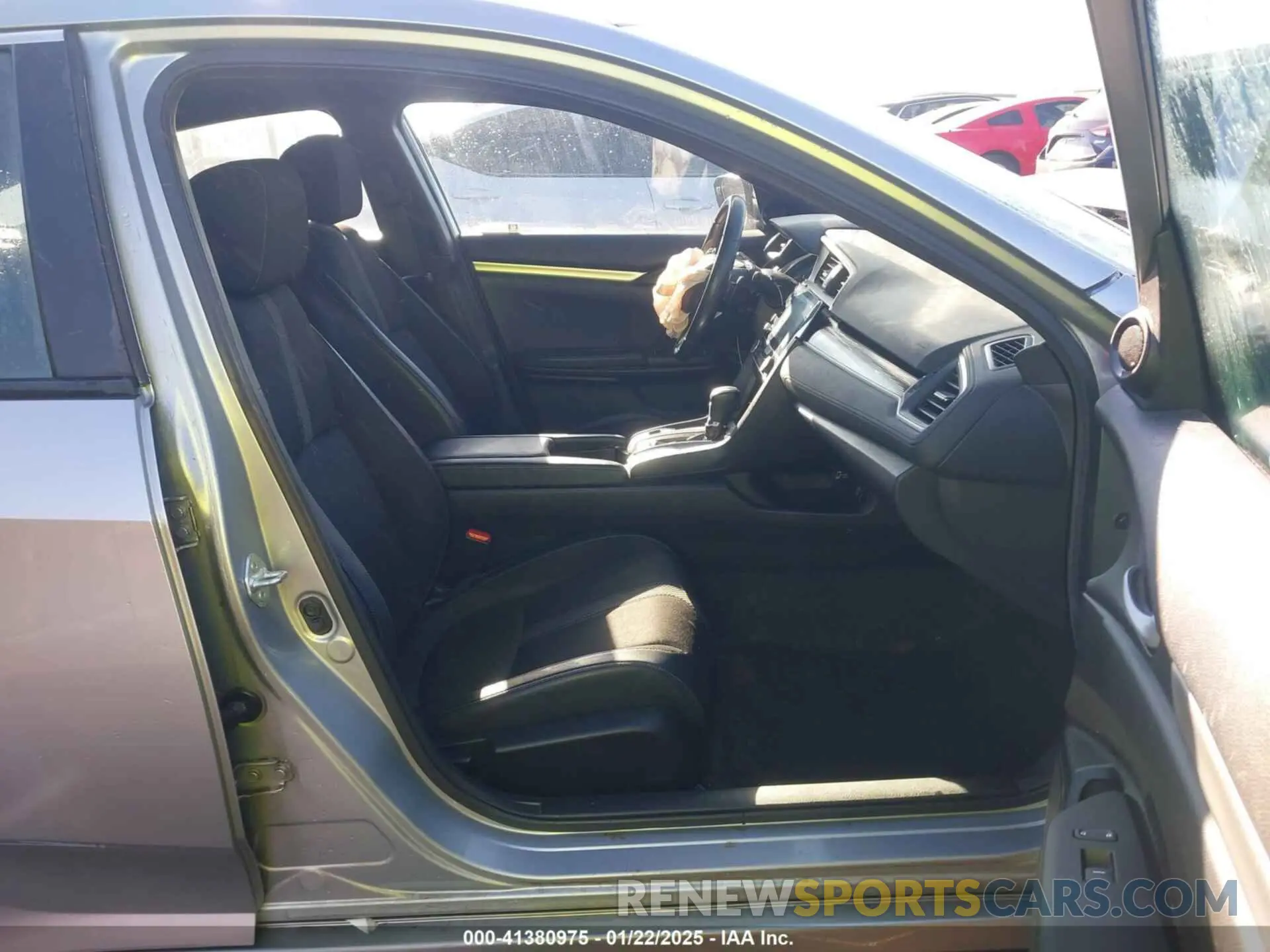 5 Photograph of a damaged car 2HGFC2F89MH532537 HONDA CIVIC 2021