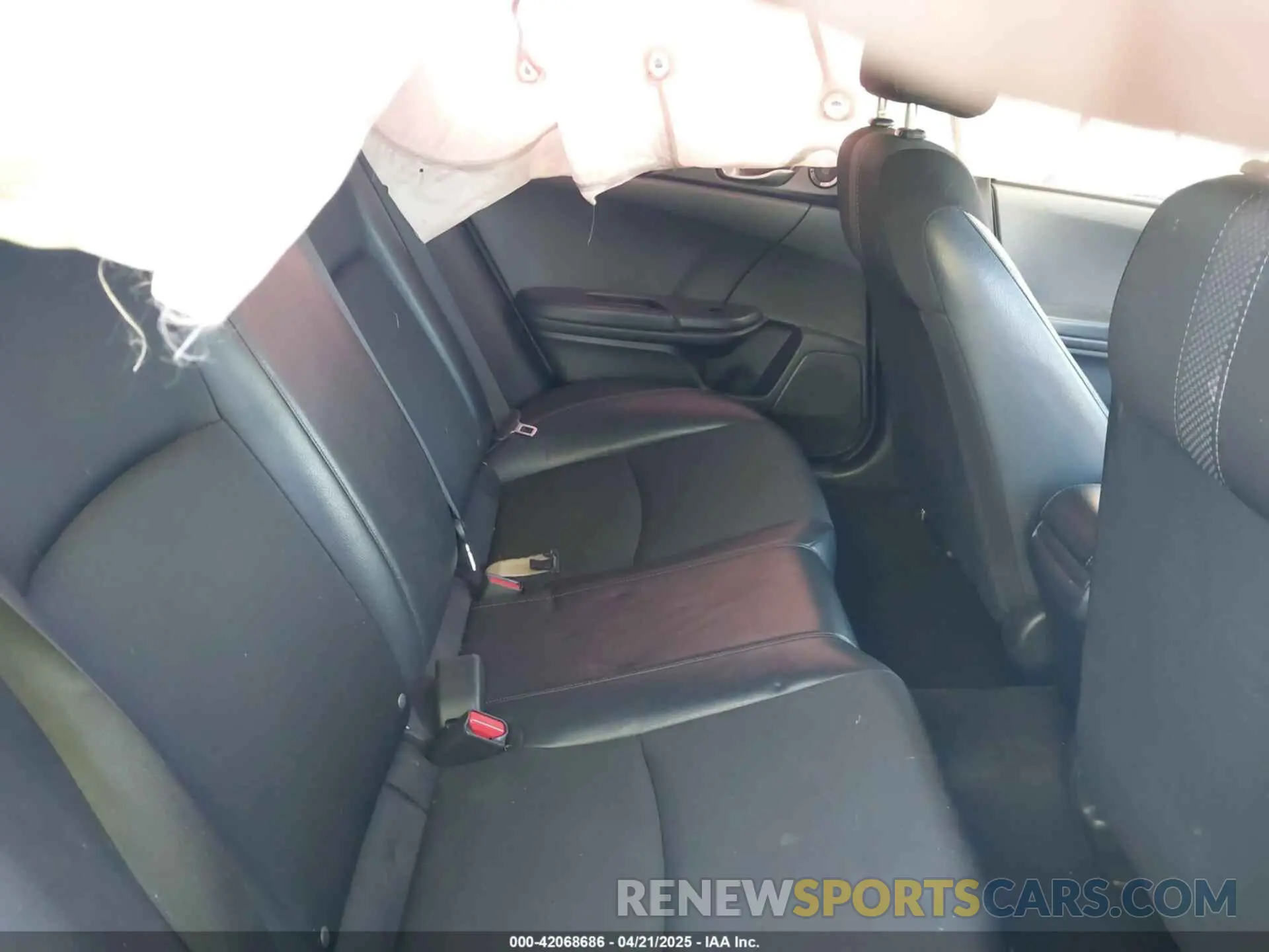 8 Photograph of a damaged car SHHFK7H40MU206994 HONDA CIVIC 2021