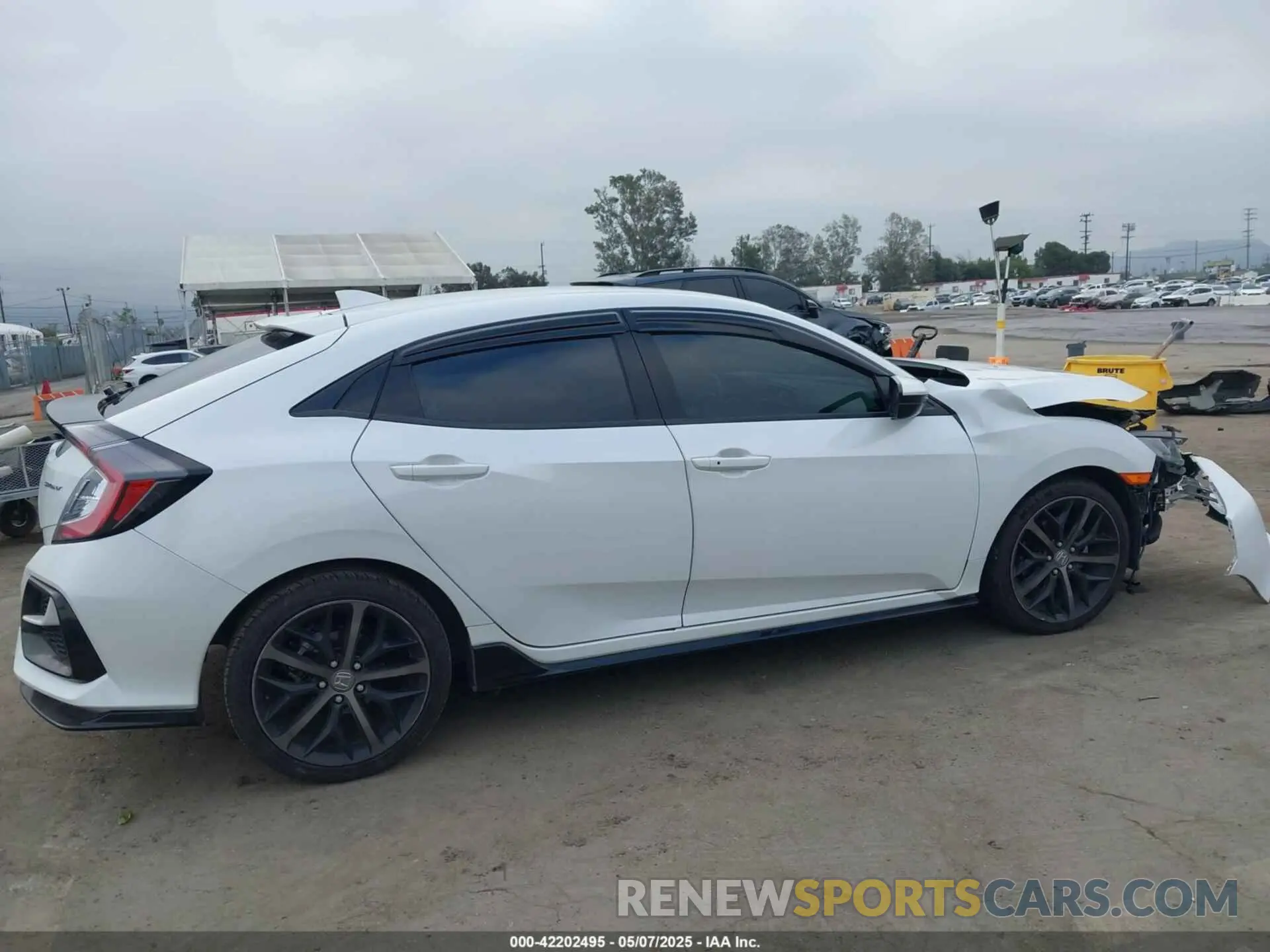 13 Photograph of a damaged car SHHFK7H42MU419784 HONDA CIVIC 2021