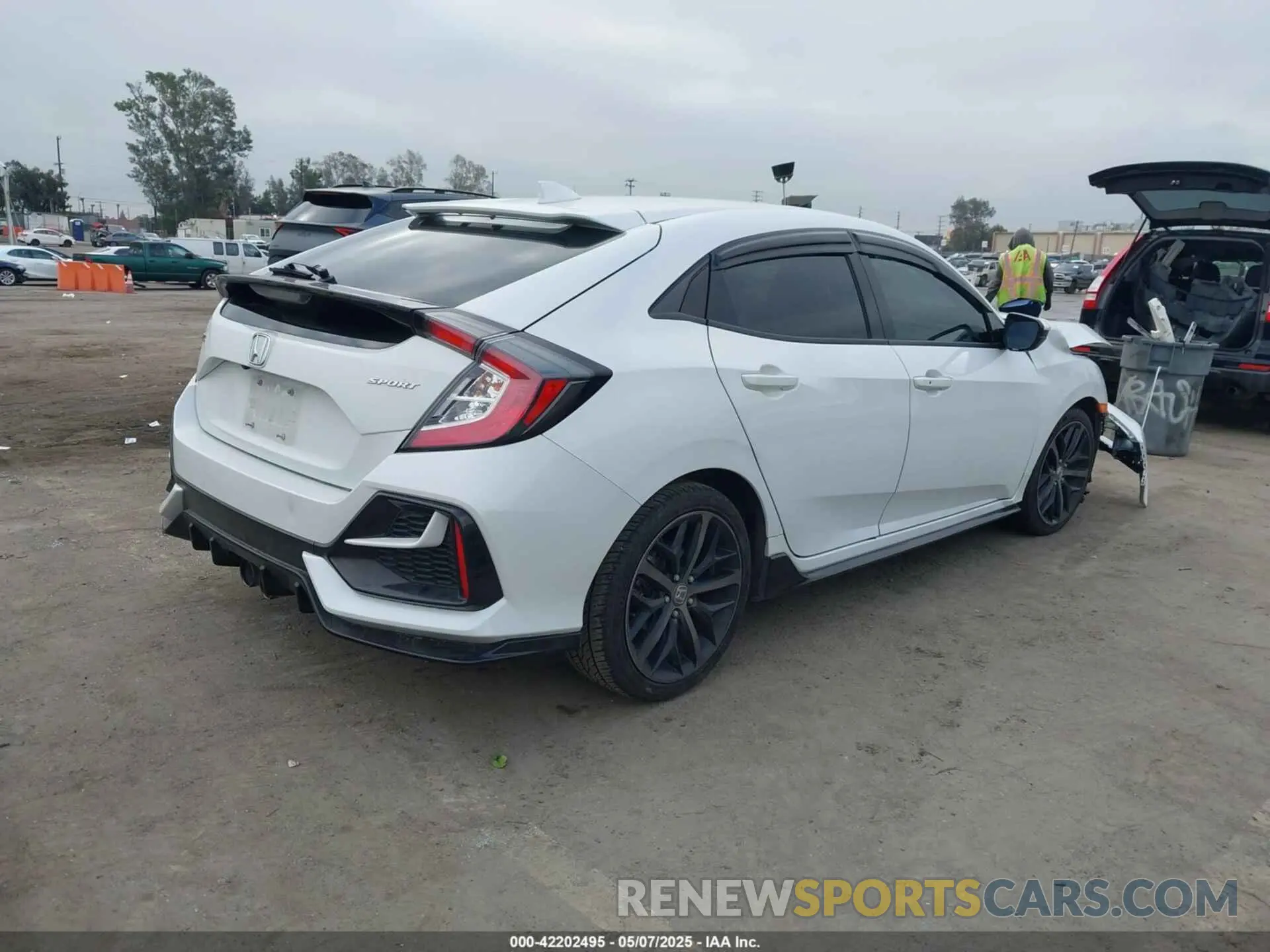 4 Photograph of a damaged car SHHFK7H42MU419784 HONDA CIVIC 2021
