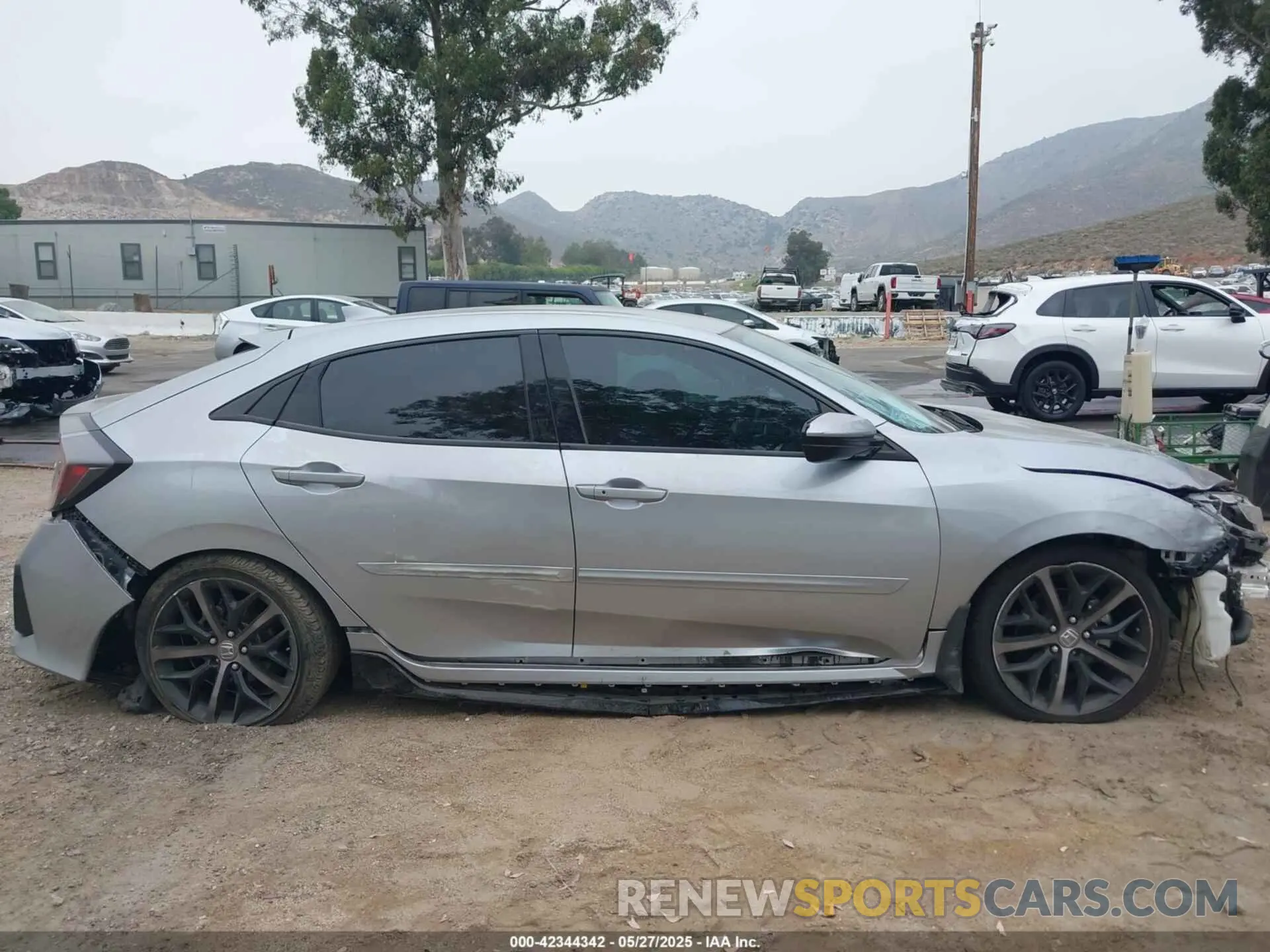 12 Photograph of a damaged car SHHFK7H42MU421633 HONDA CIVIC 2021