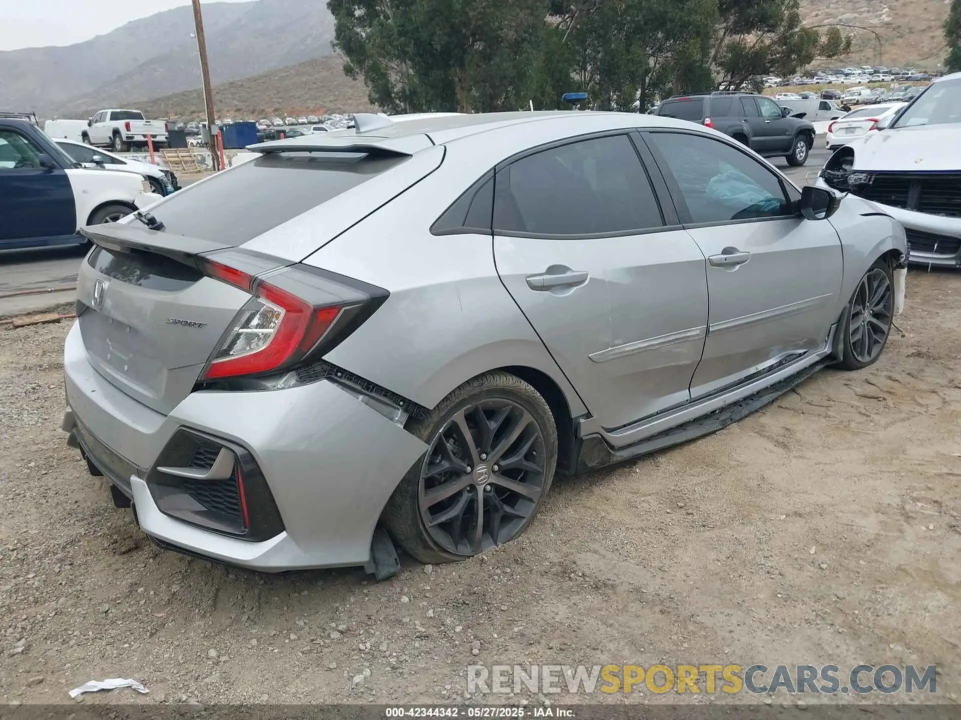 4 Photograph of a damaged car SHHFK7H42MU421633 HONDA CIVIC 2021