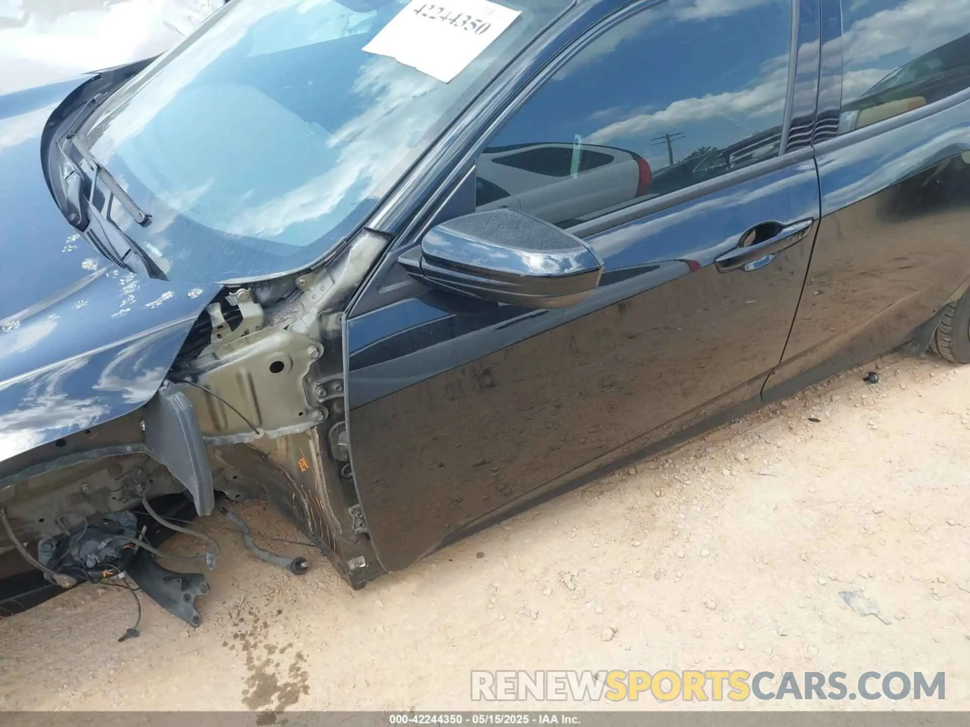 19 Photograph of a damaged car SHHFK7H43MU205225 HONDA CIVIC 2021