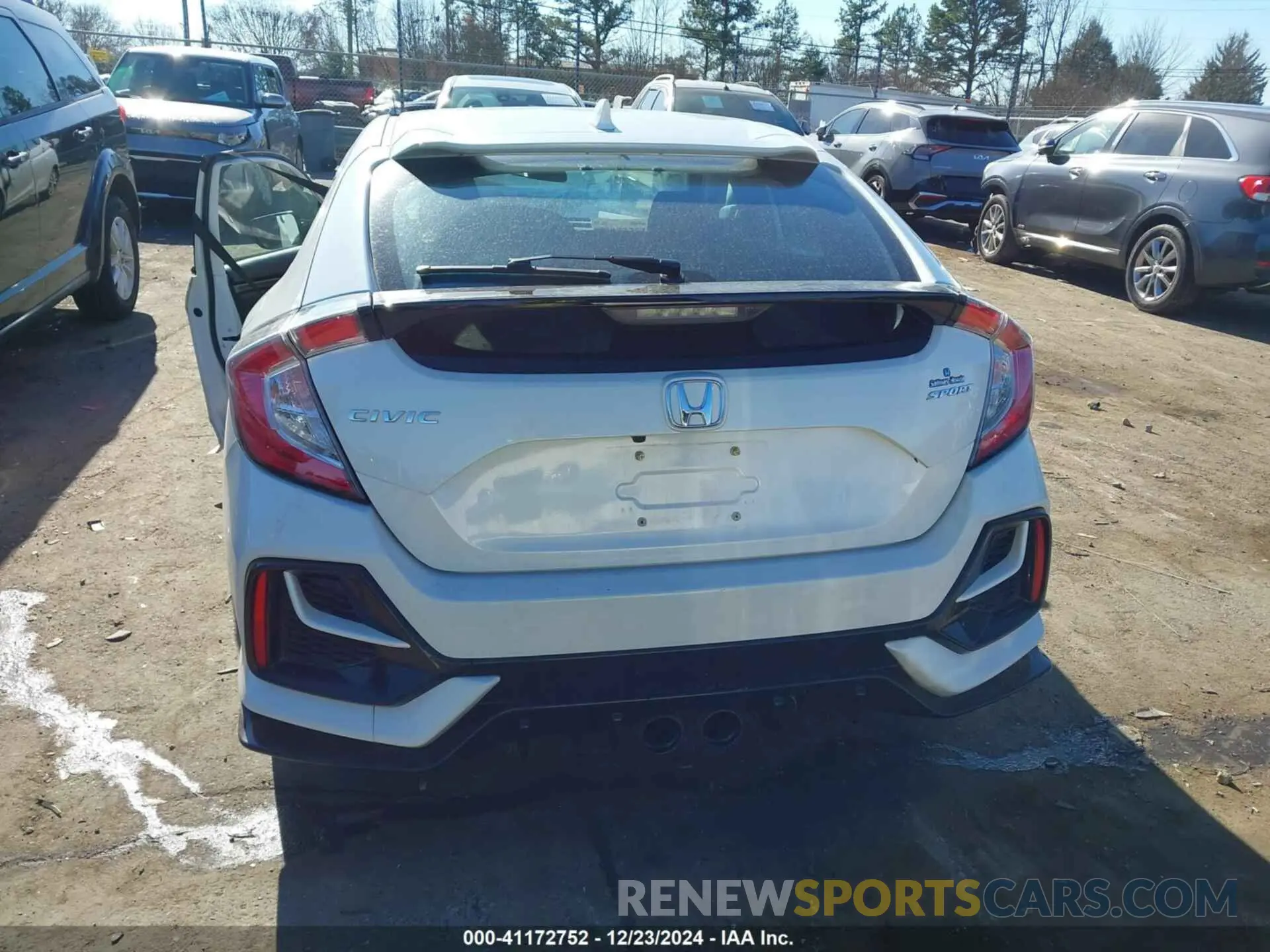 17 Photograph of a damaged car SHHFK7H43MU417963 HONDA CIVIC 2021