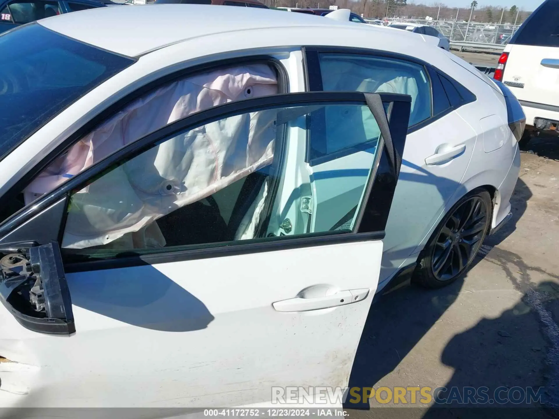 18 Photograph of a damaged car SHHFK7H43MU417963 HONDA CIVIC 2021