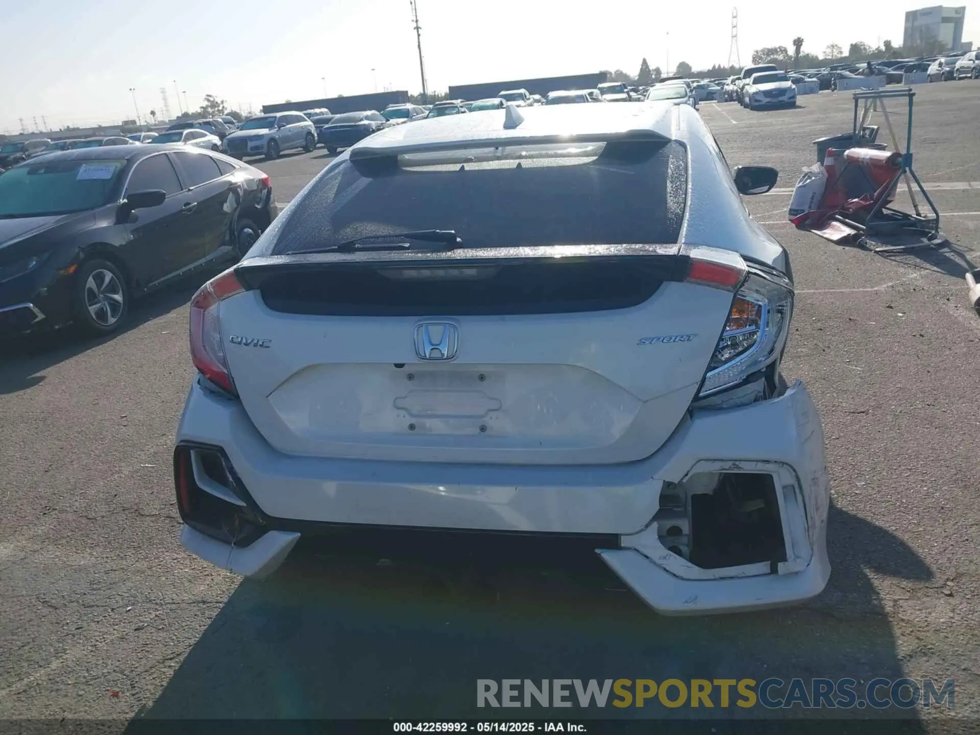 16 Photograph of a damaged car SHHFK7H43MU423035 HONDA CIVIC 2021