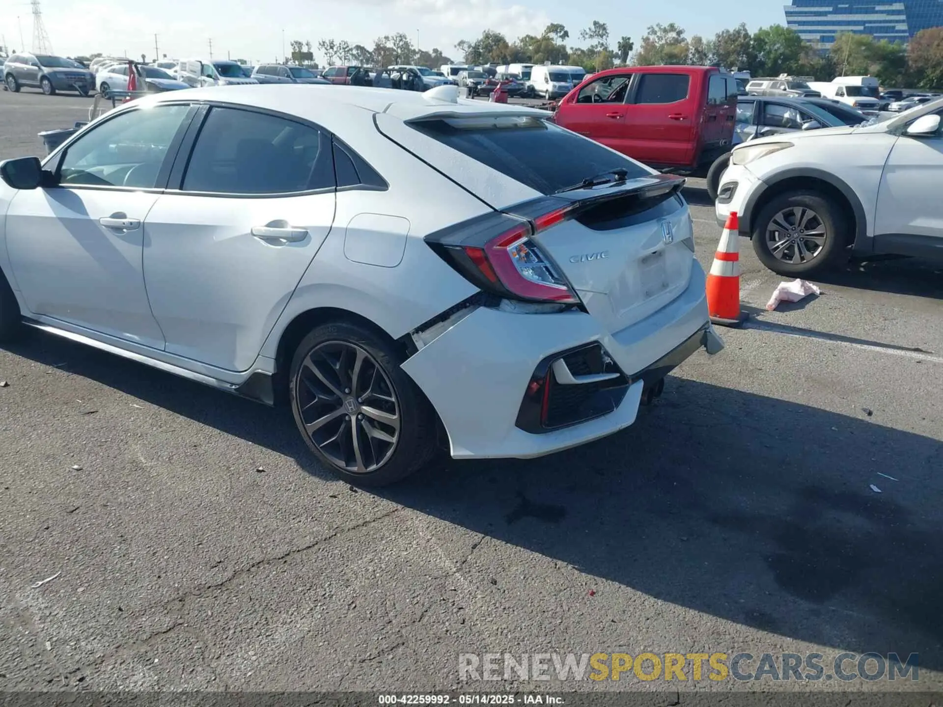 17 Photograph of a damaged car SHHFK7H43MU423035 HONDA CIVIC 2021