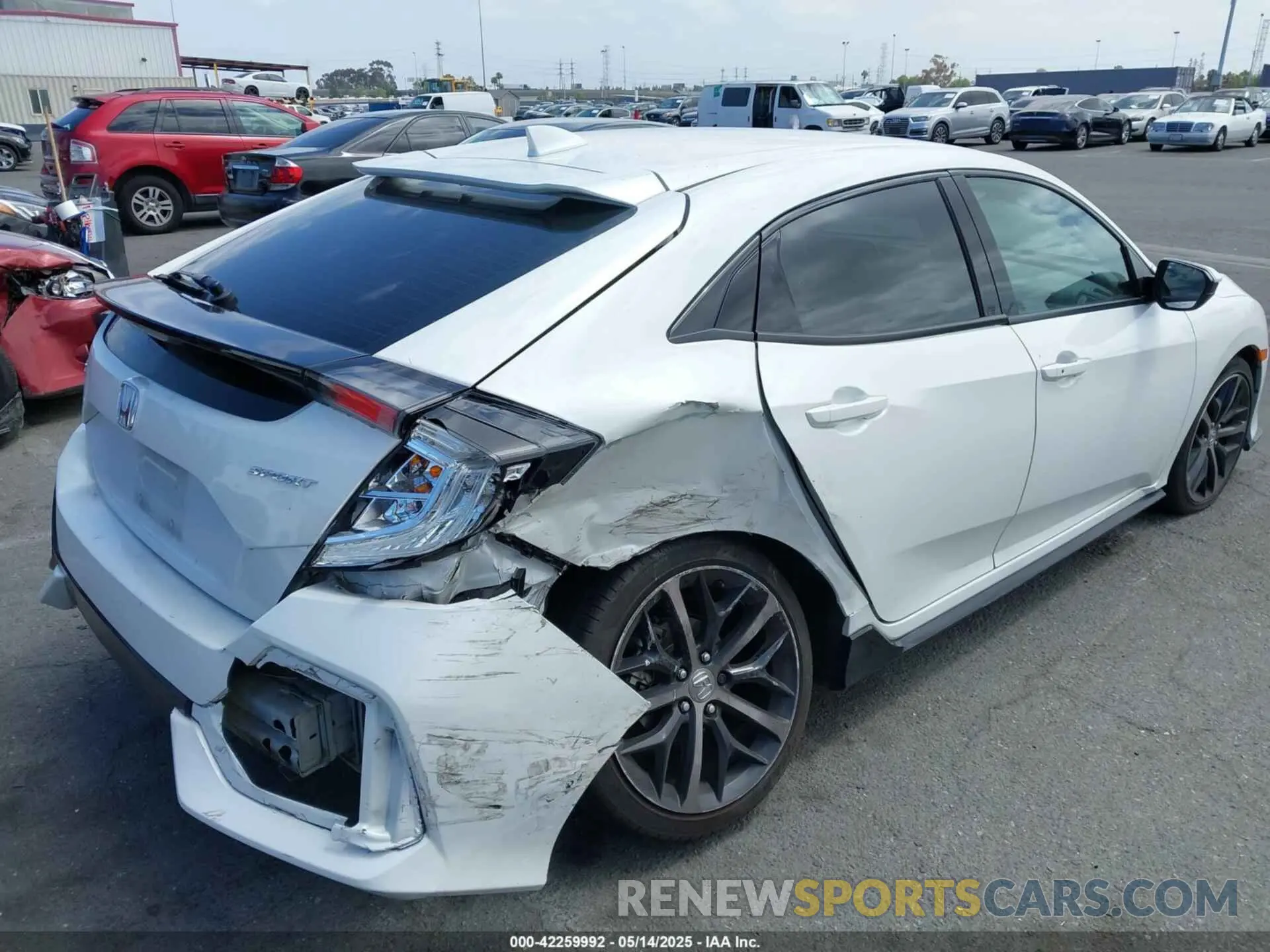 4 Photograph of a damaged car SHHFK7H43MU423035 HONDA CIVIC 2021