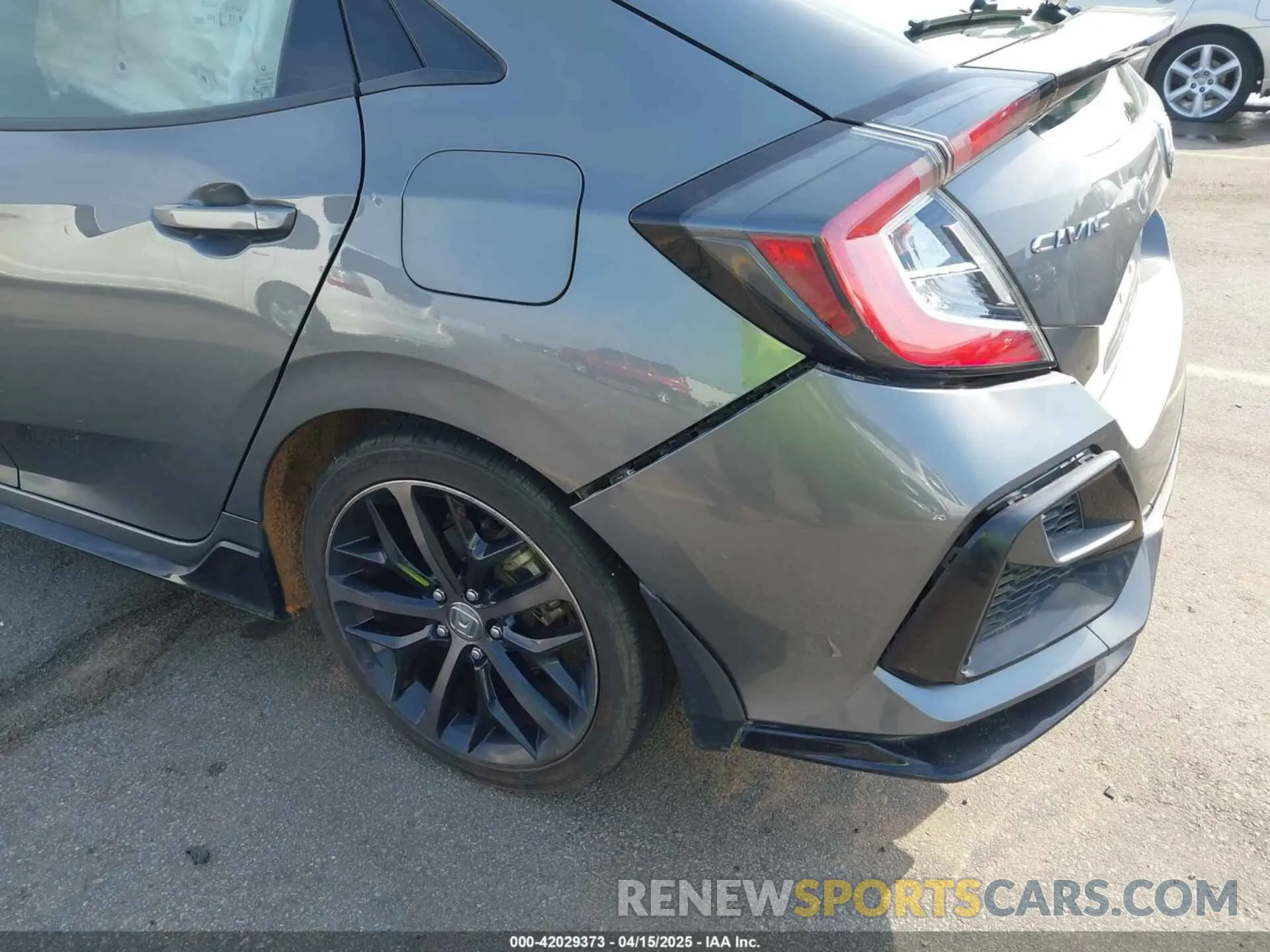 19 Photograph of a damaged car SHHFK7H44MU217741 HONDA CIVIC 2021
