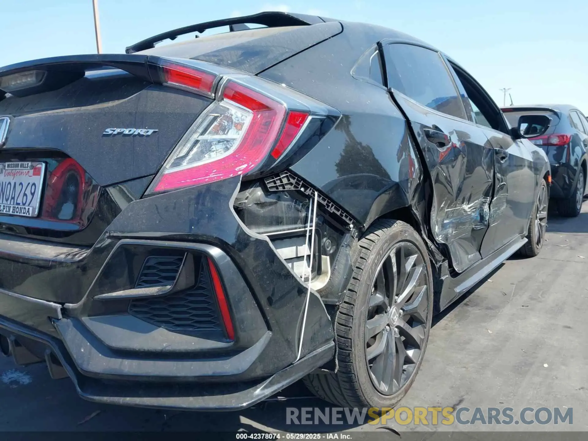 18 Photograph of a damaged car SHHFK7H44MU418913 HONDA CIVIC 2021