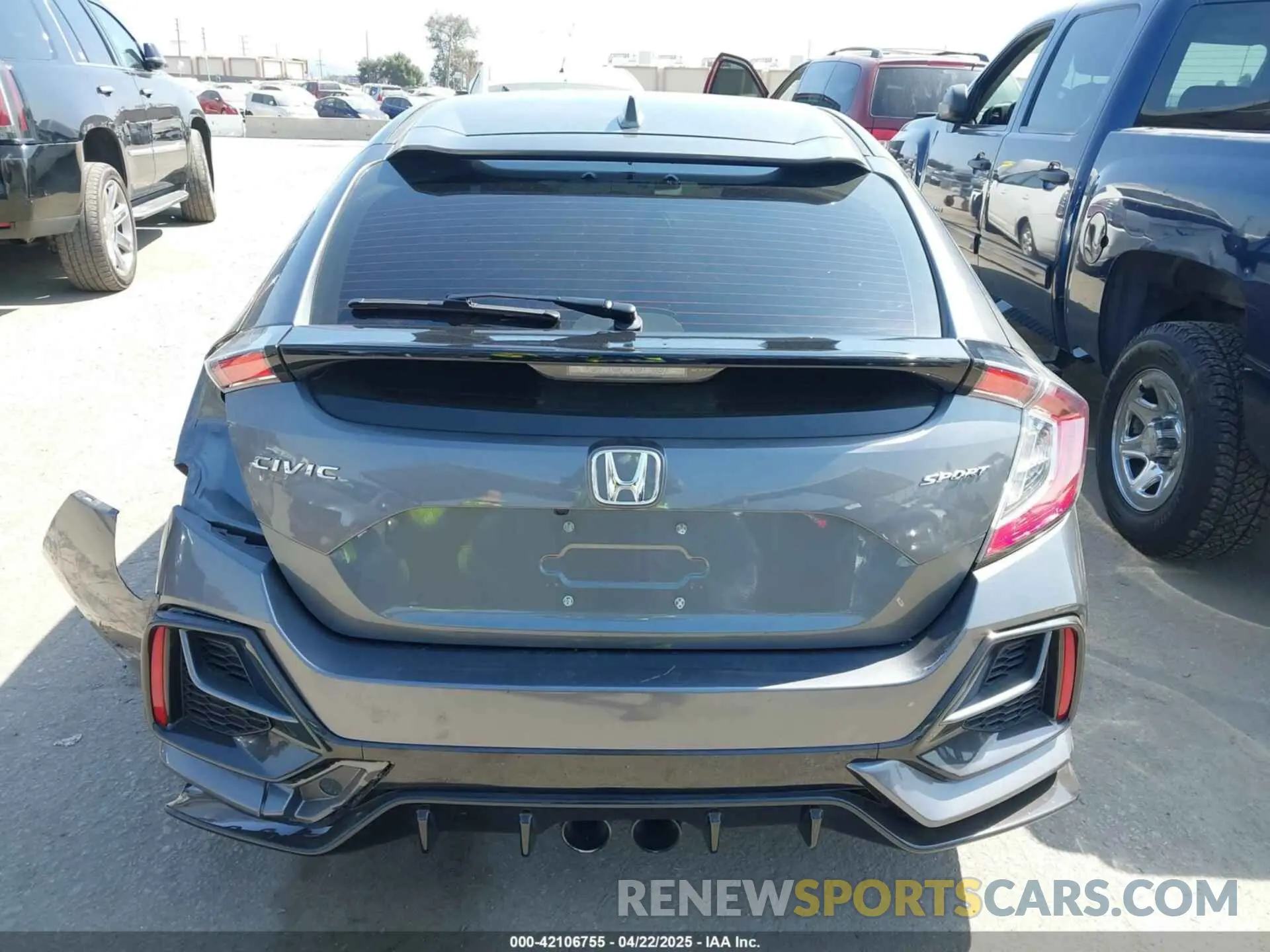 17 Photograph of a damaged car SHHFK7H44MU426168 HONDA CIVIC 2021