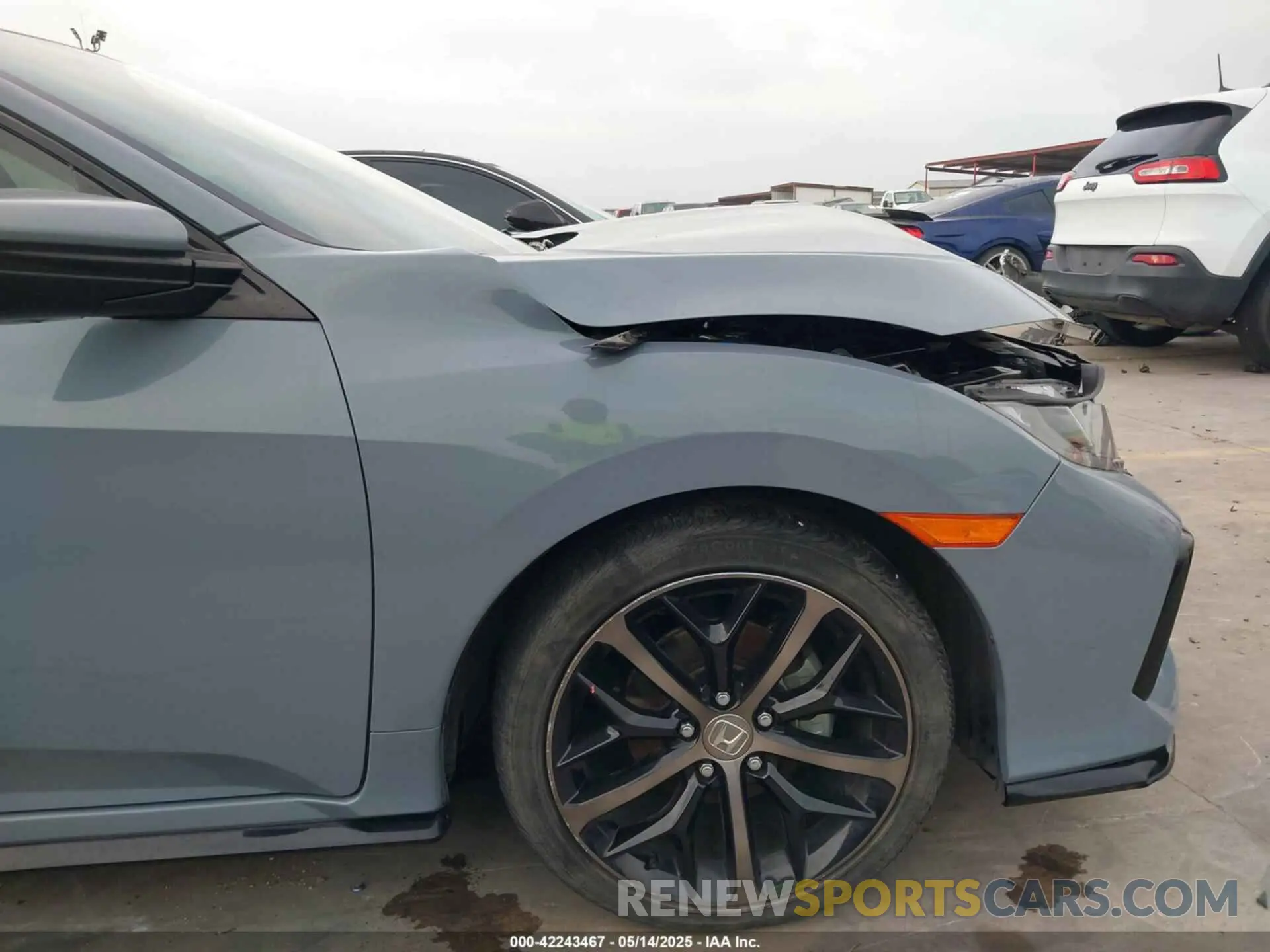 18 Photograph of a damaged car SHHFK7H46MU418959 HONDA CIVIC 2021