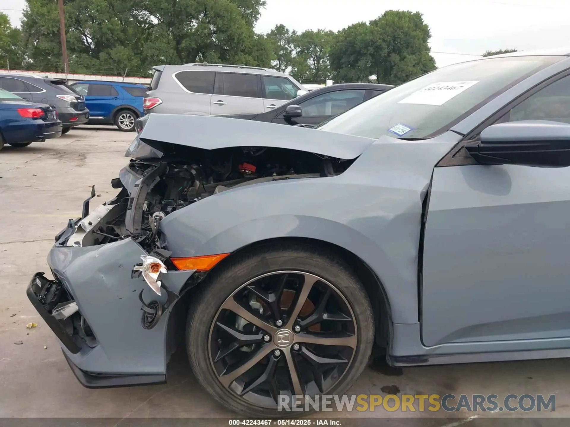 19 Photograph of a damaged car SHHFK7H46MU418959 HONDA CIVIC 2021