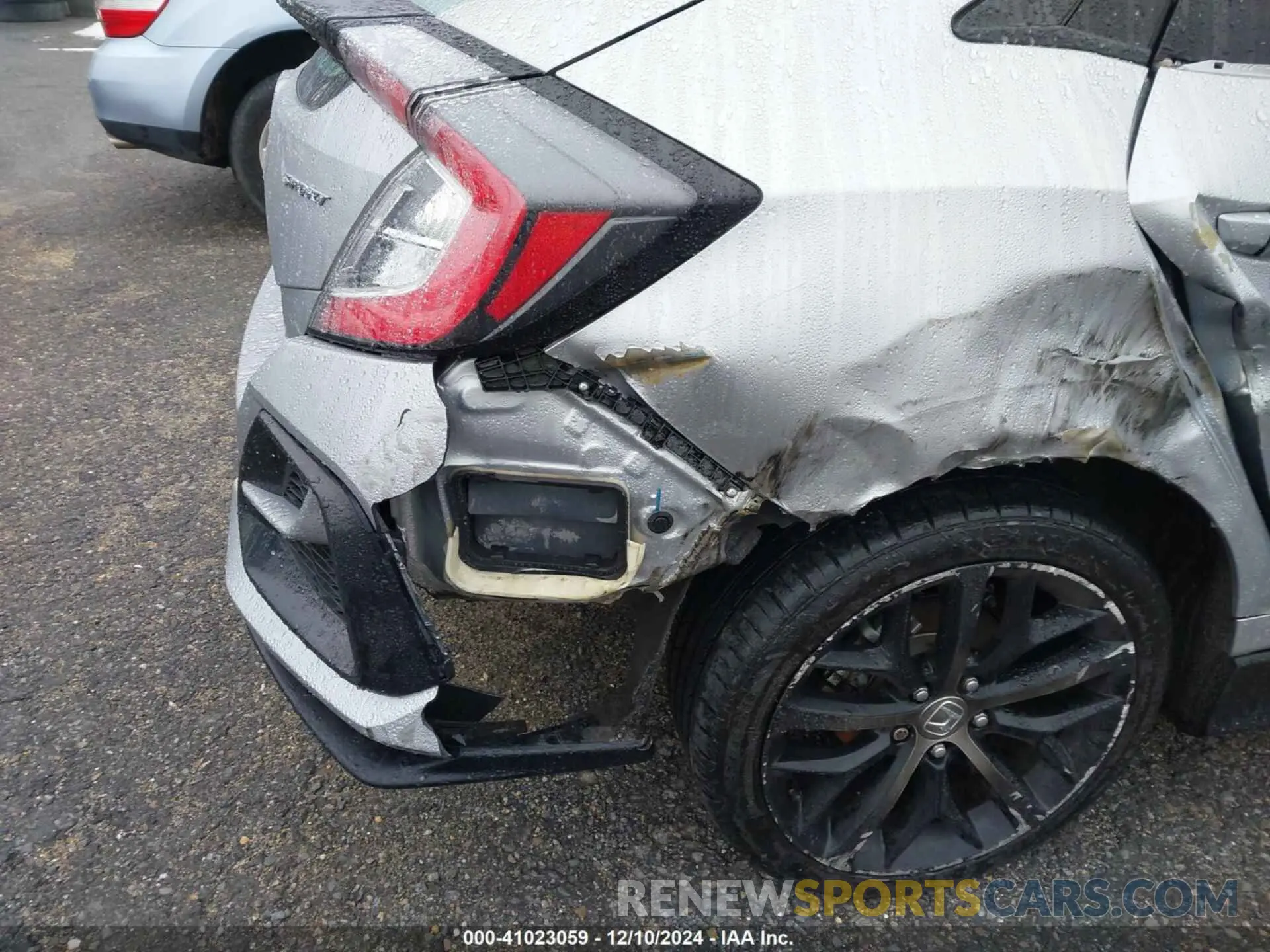 17 Photograph of a damaged car SHHFK7H46MU423627 HONDA CIVIC 2021