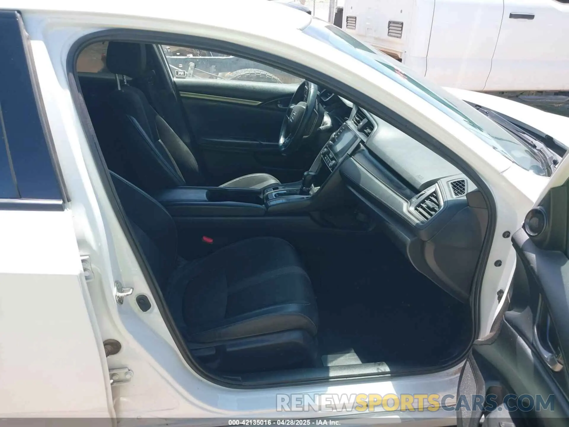 5 Photograph of a damaged car SHHFK7H48MU406389 HONDA CIVIC 2021