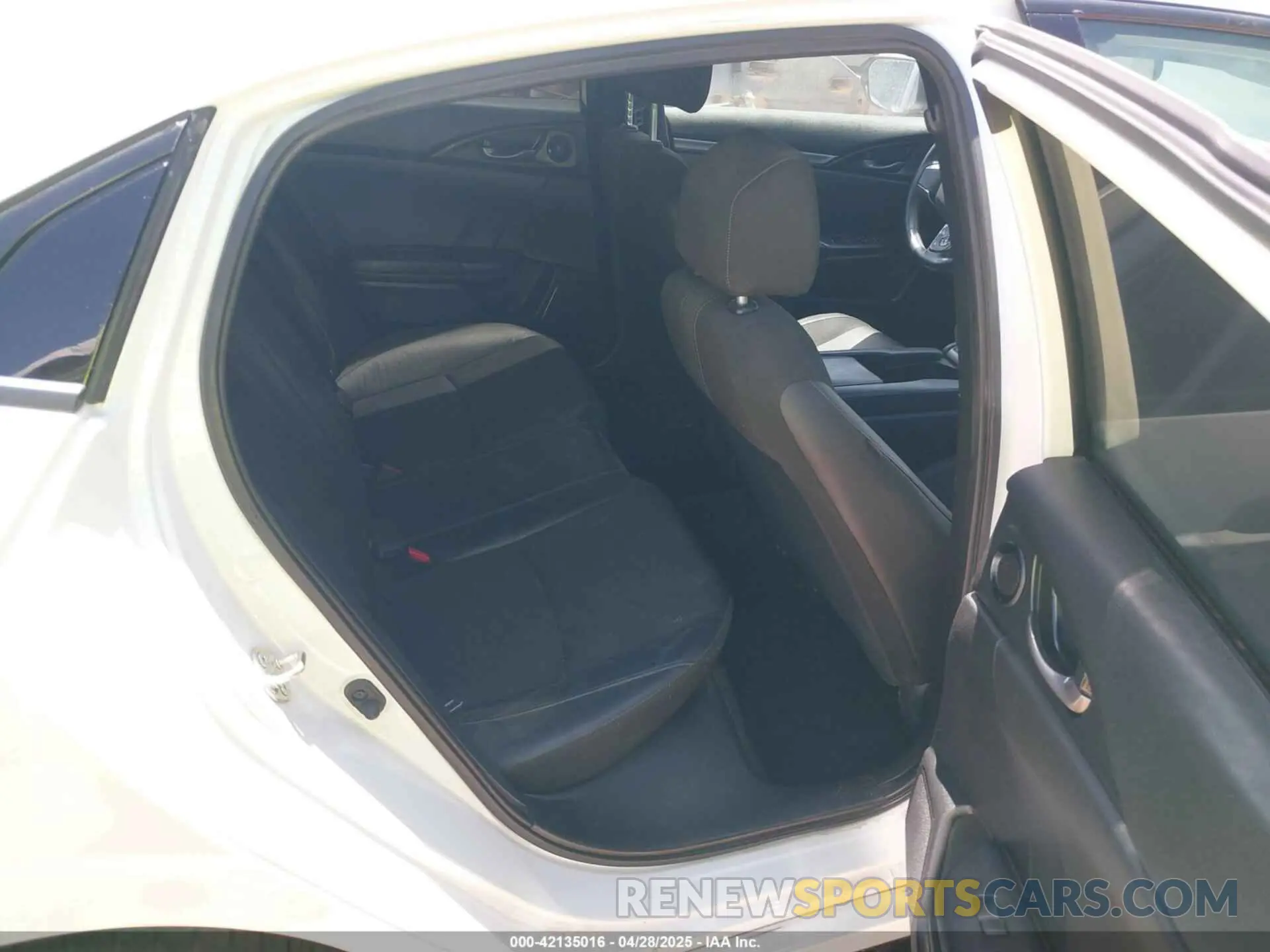 8 Photograph of a damaged car SHHFK7H48MU406389 HONDA CIVIC 2021