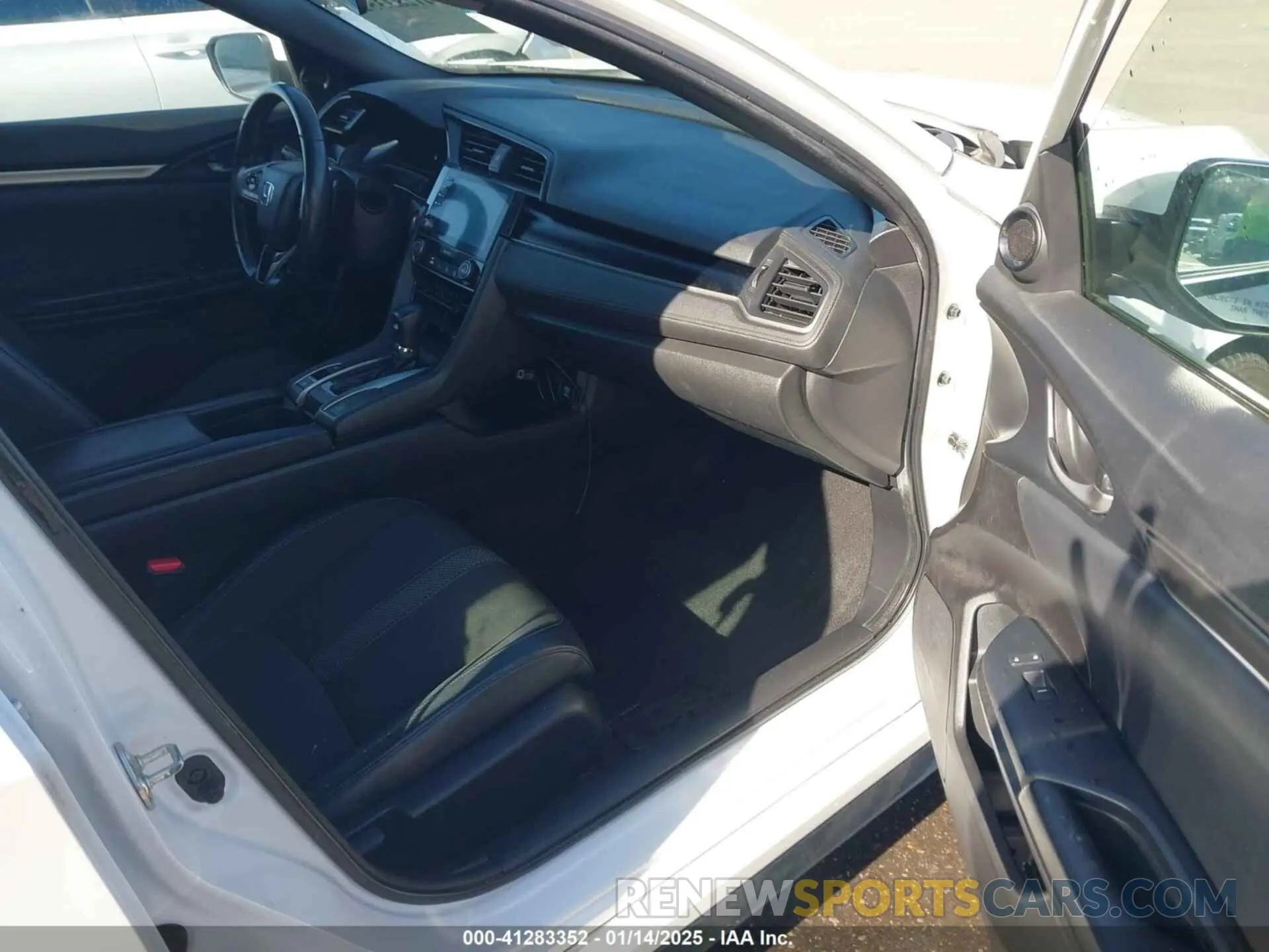 5 Photograph of a damaged car SHHFK7H49MU204239 HONDA CIVIC 2021