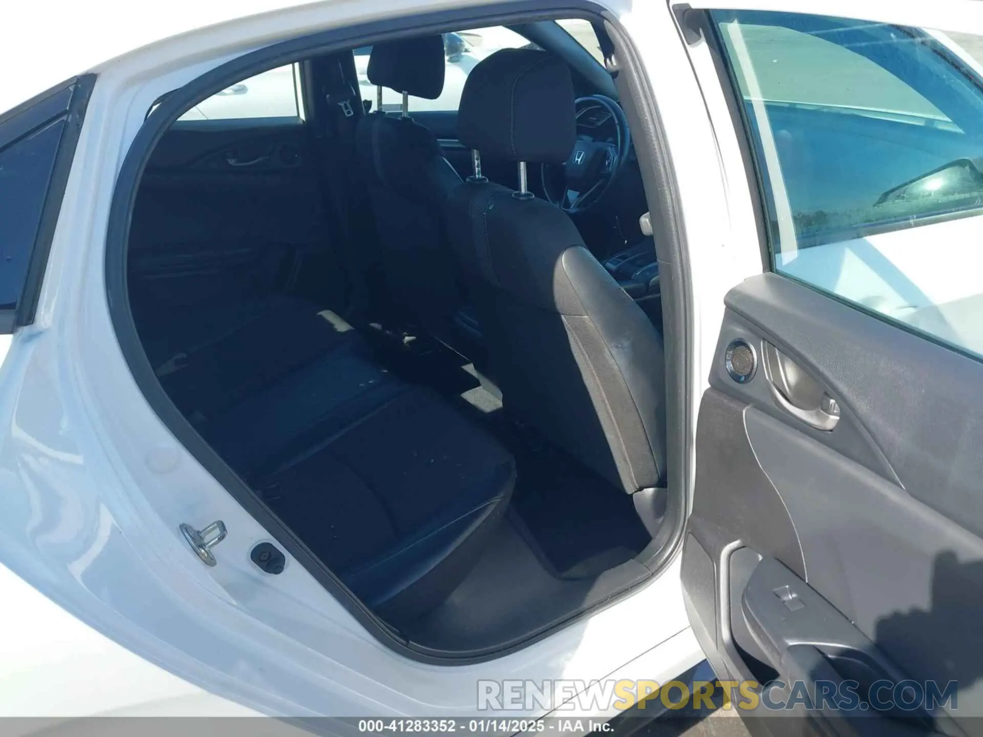 8 Photograph of a damaged car SHHFK7H49MU204239 HONDA CIVIC 2021