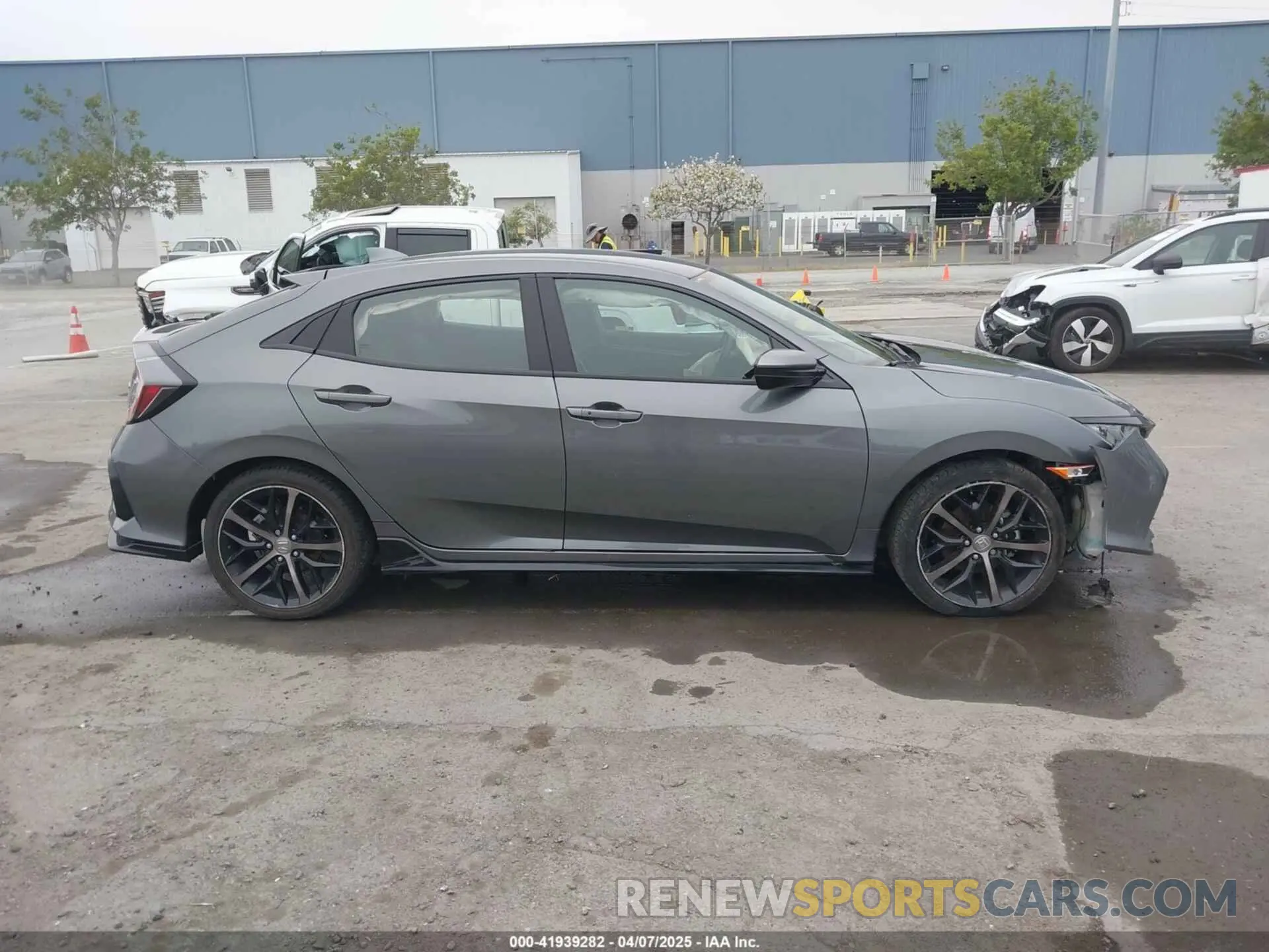 13 Photograph of a damaged car SHHFK7H49MU426845 HONDA CIVIC 2021