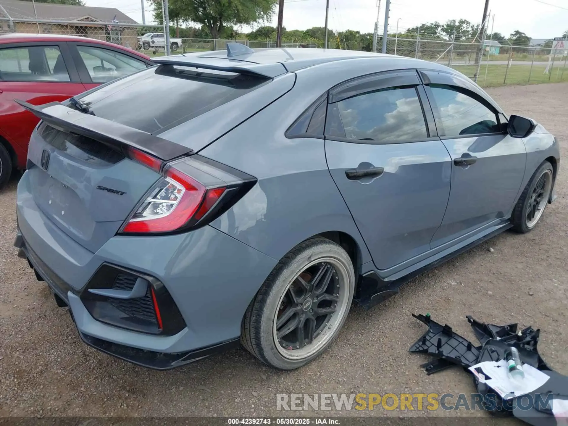 4 Photograph of a damaged car SHHFK7H4XMU204184 HONDA CIVIC 2021