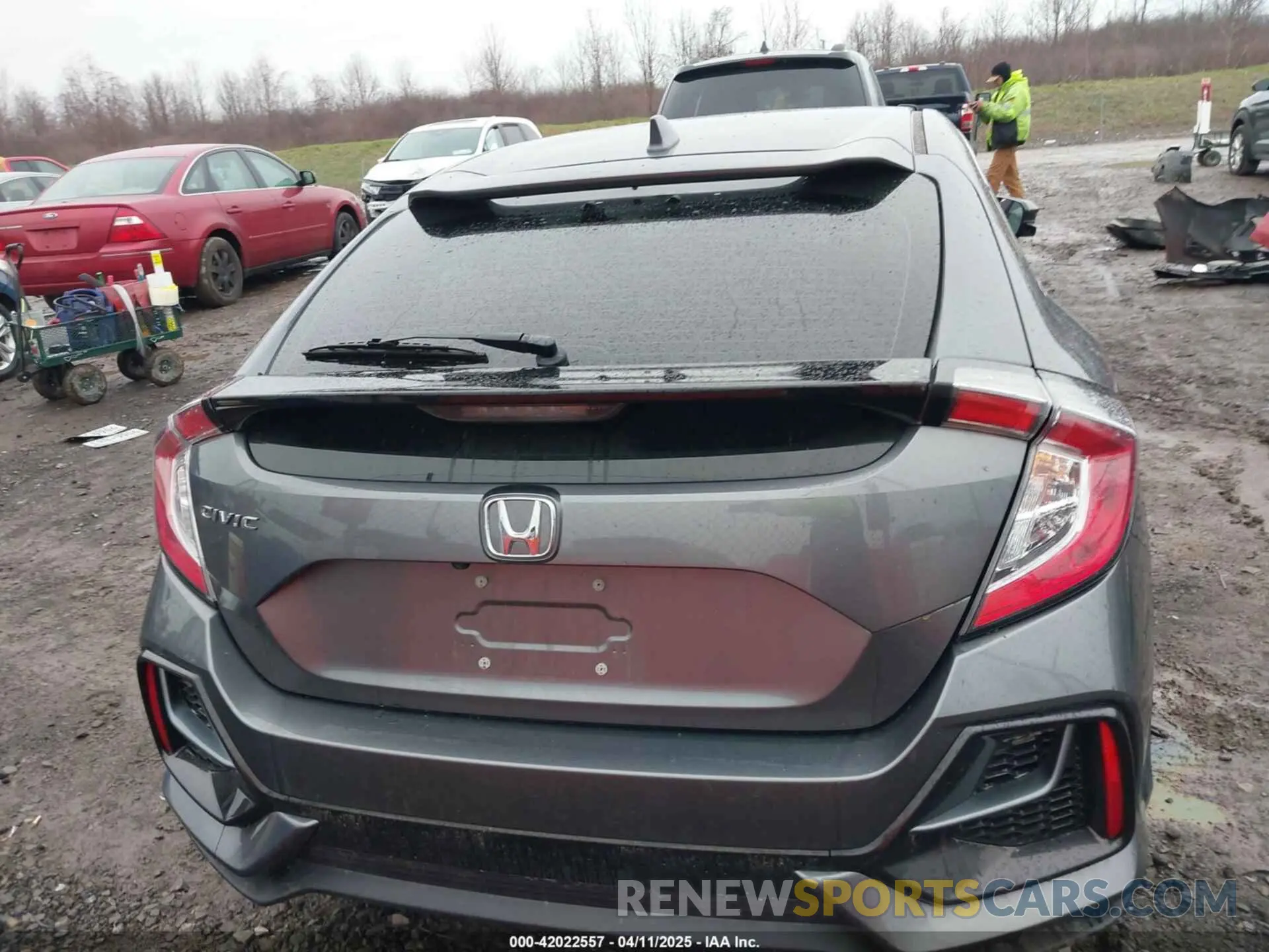 17 Photograph of a damaged car SHHFK7H61MU213051 HONDA CIVIC 2021