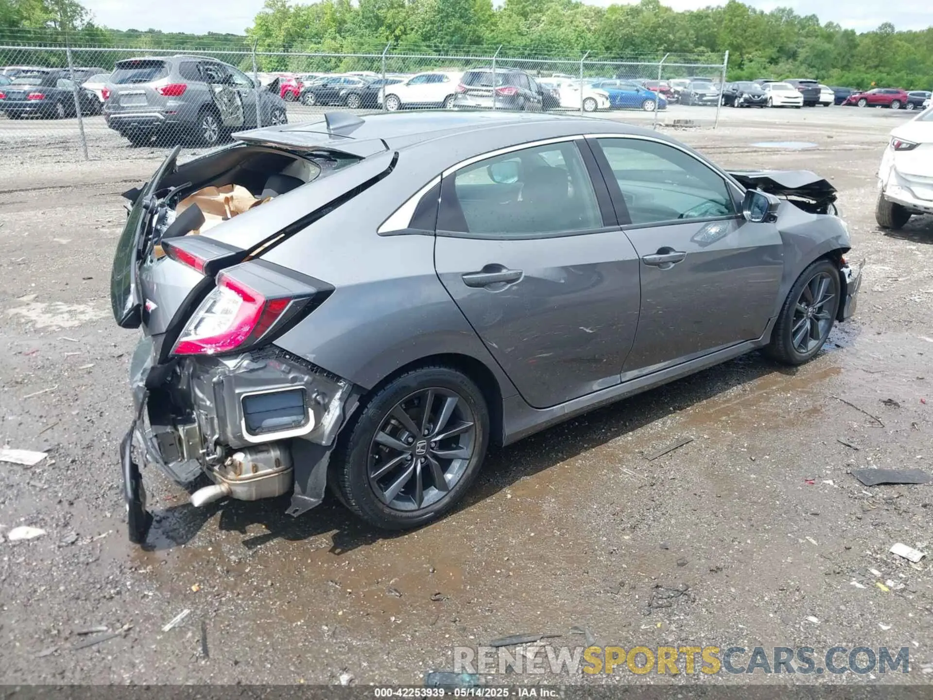 4 Photograph of a damaged car SHHFK7H61MU217844 HONDA CIVIC 2021
