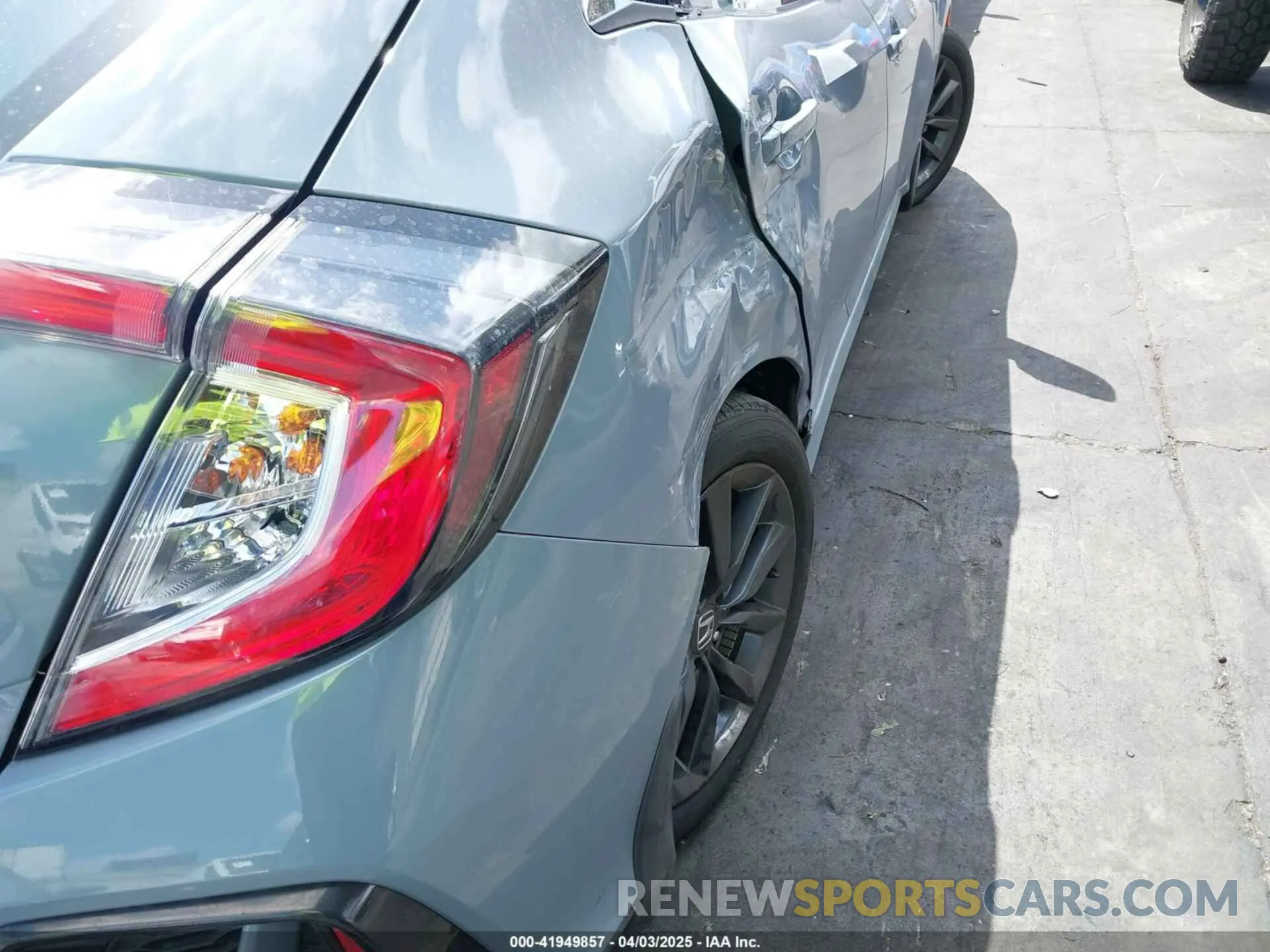 18 Photograph of a damaged car SHHFK7H64MU408691 HONDA CIVIC 2021