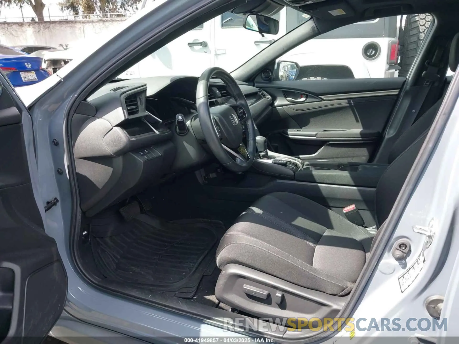 19 Photograph of a damaged car SHHFK7H64MU408691 HONDA CIVIC 2021