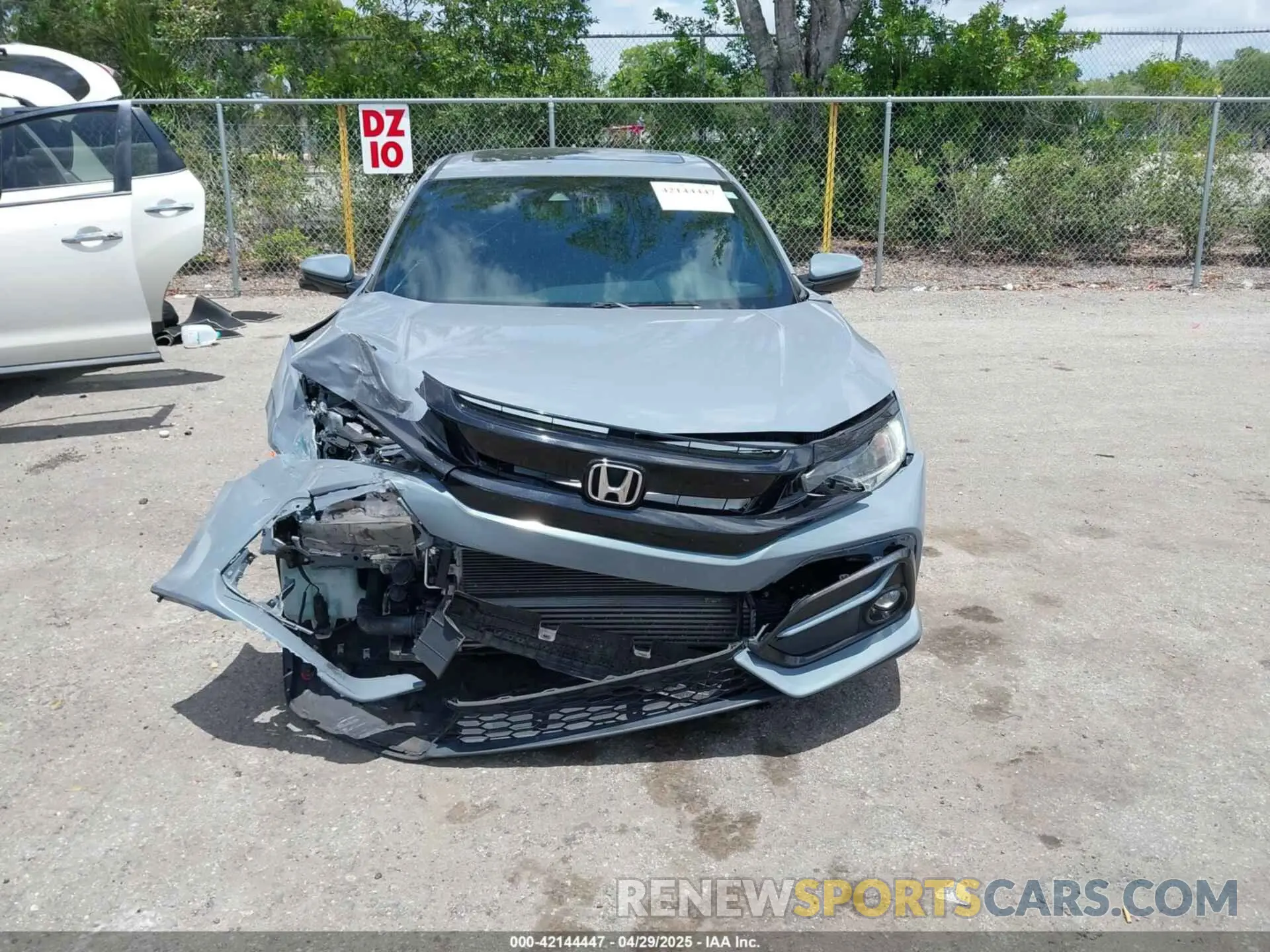 12 Photograph of a damaged car SHHFK7H66MU203194 HONDA CIVIC 2021
