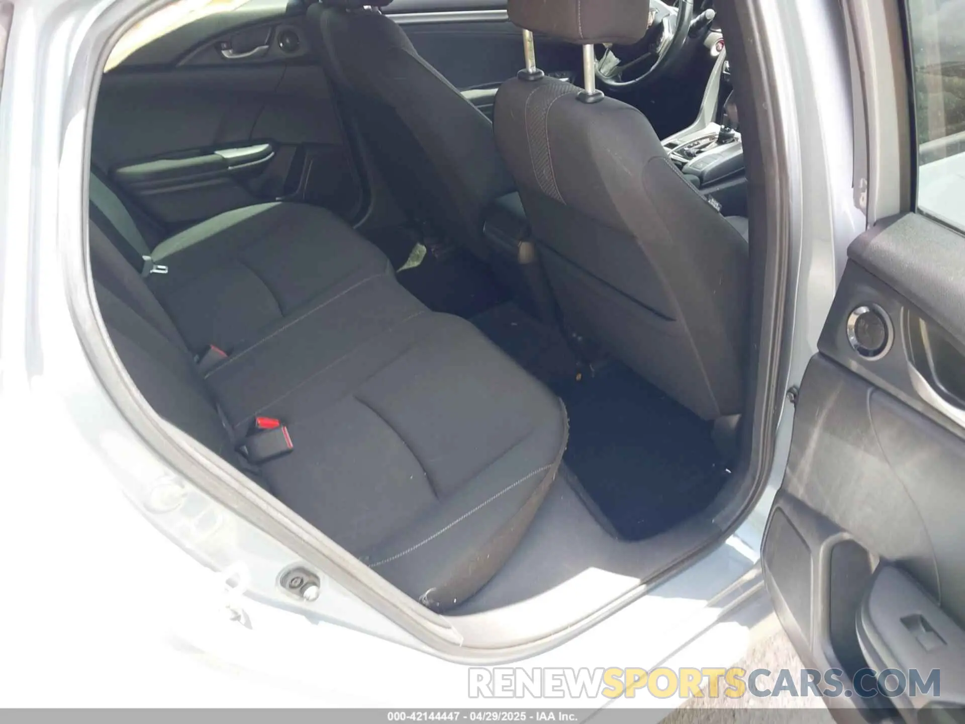 8 Photograph of a damaged car SHHFK7H66MU203194 HONDA CIVIC 2021