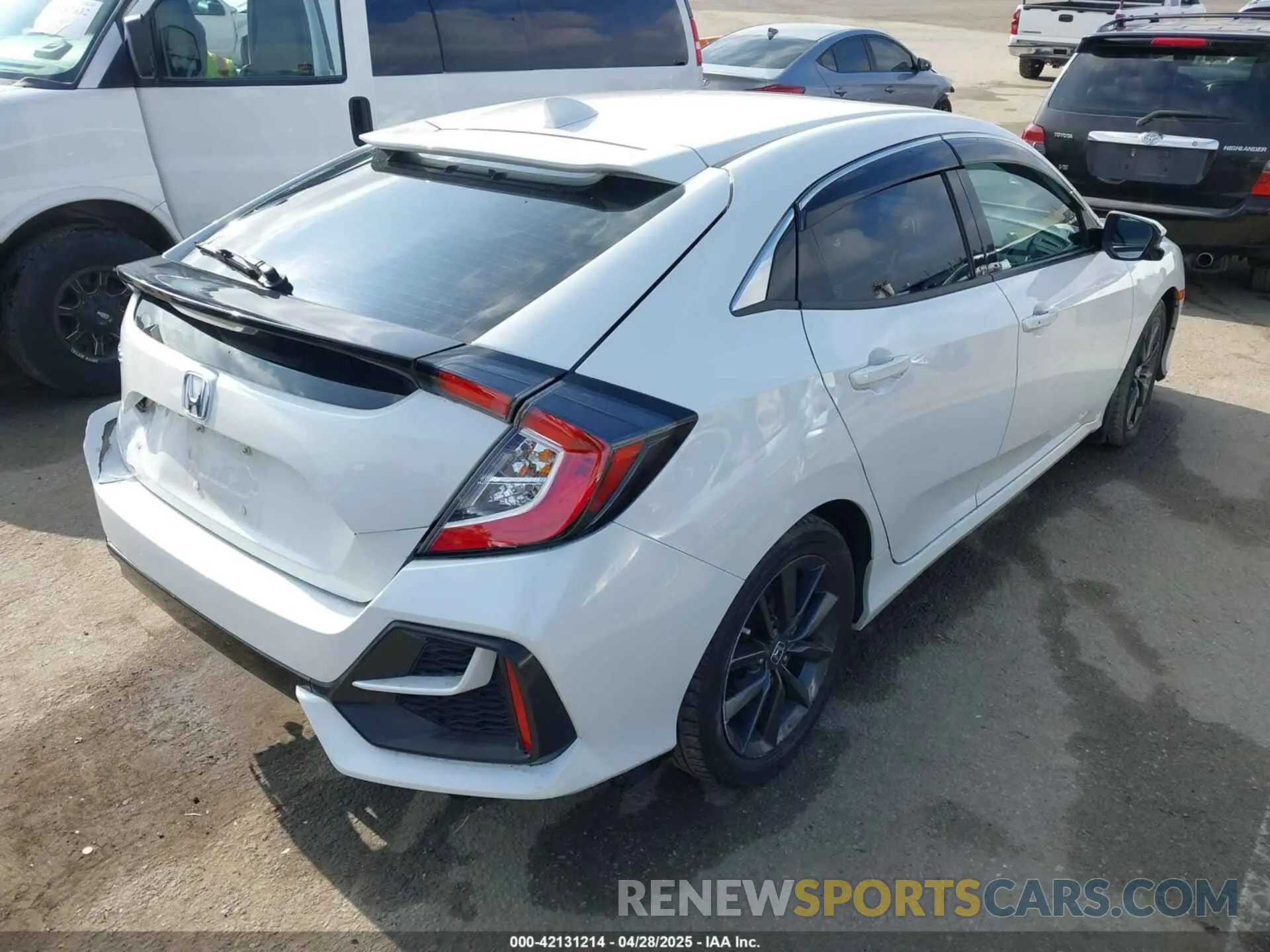 4 Photograph of a damaged car SHHFK7H66MU414699 HONDA CIVIC 2021