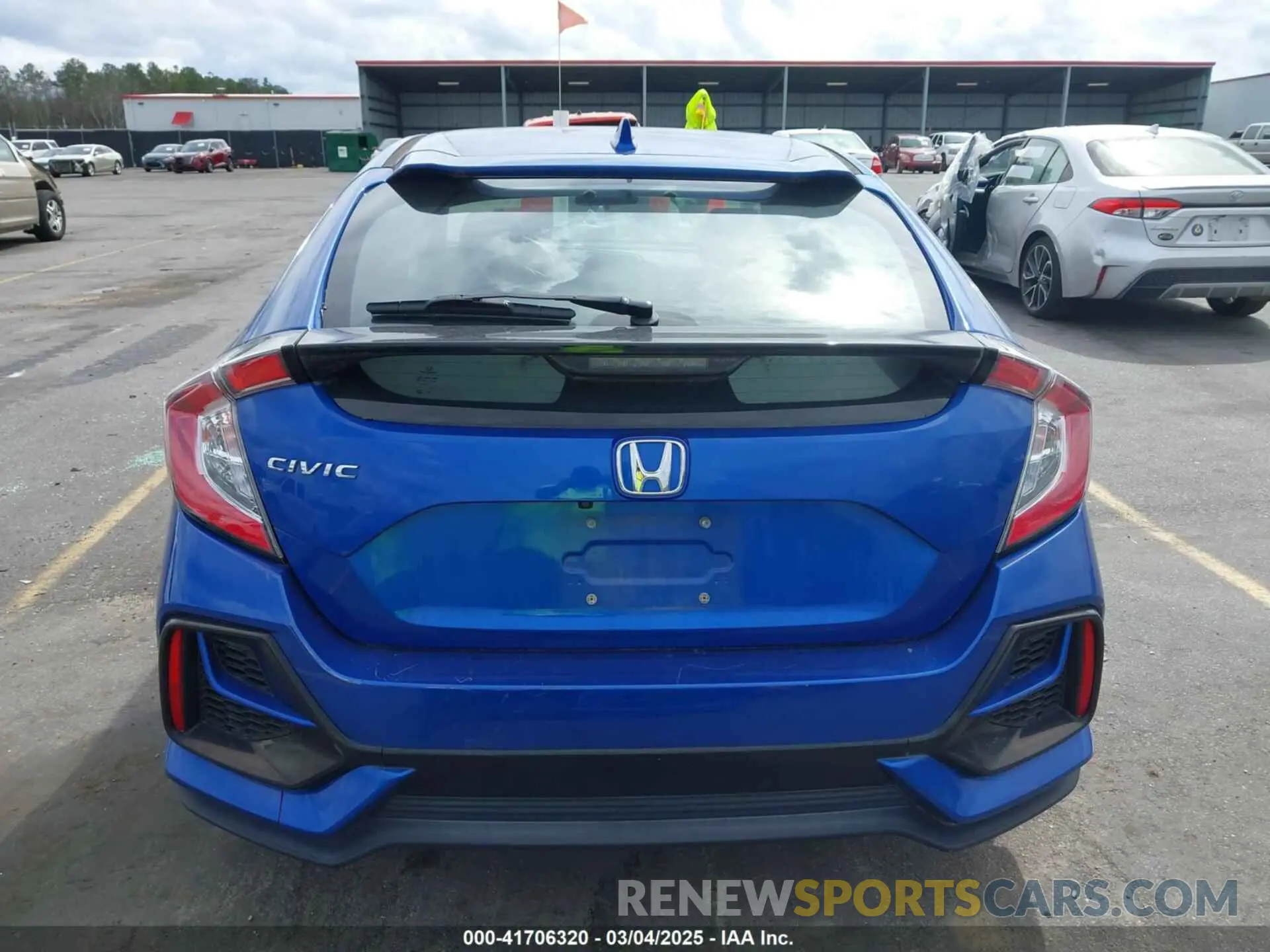 17 Photograph of a damaged car SHHFK7H69MU220569 HONDA CIVIC 2021