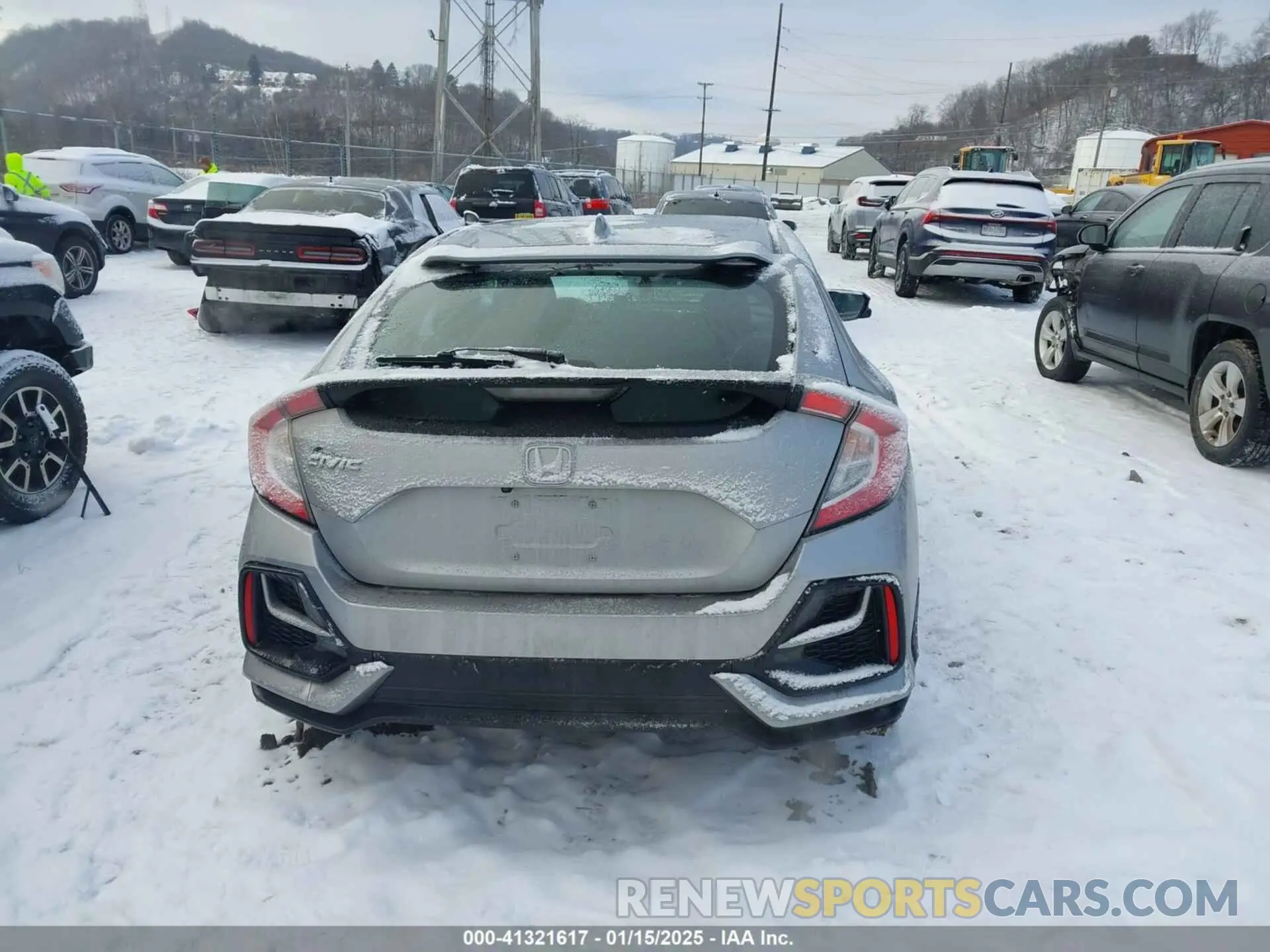 17 Photograph of a damaged car SHHFK7H69MU410484 HONDA CIVIC 2021