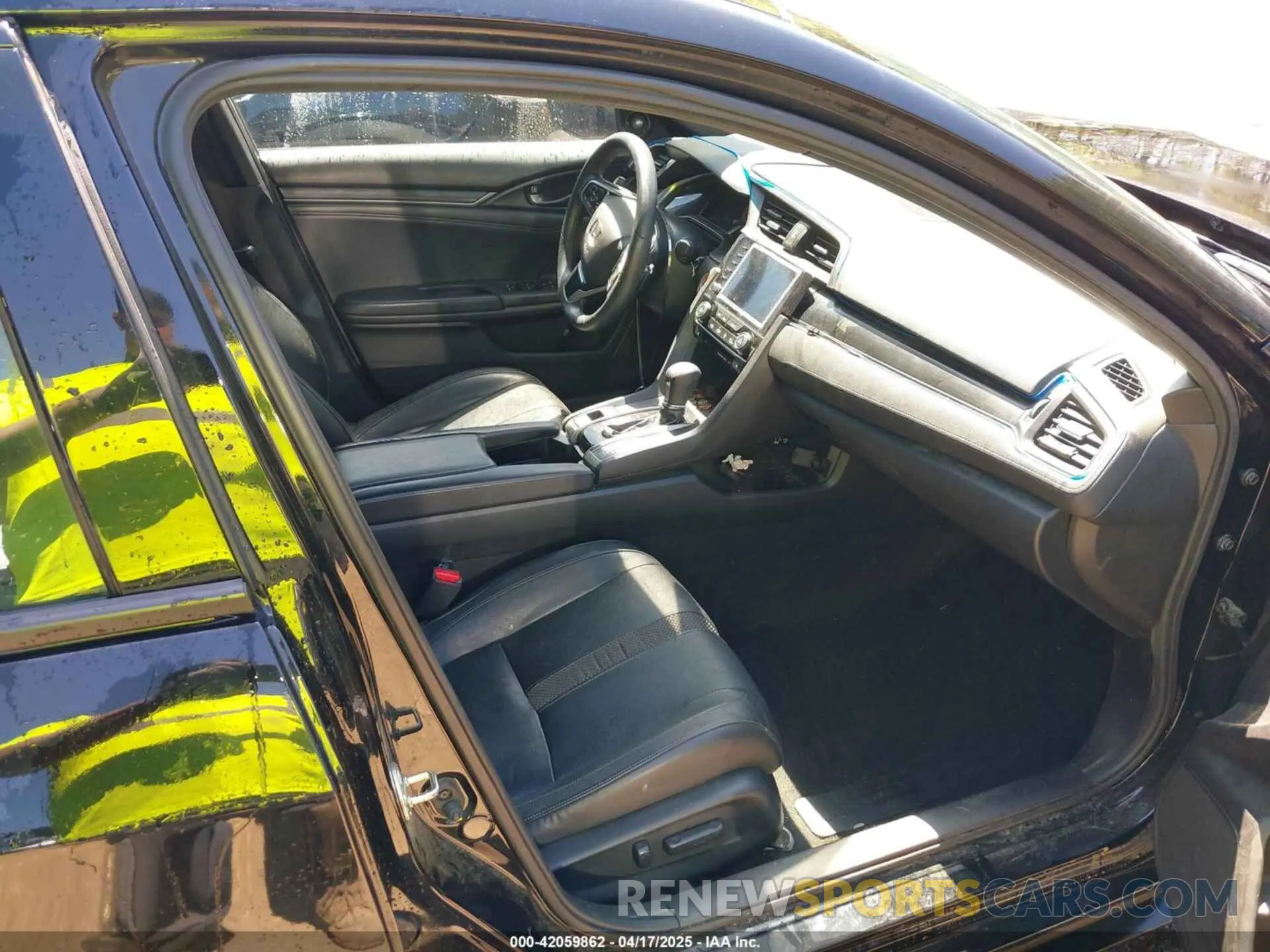 5 Photograph of a damaged car SHHFK7H95MU203018 HONDA CIVIC 2021