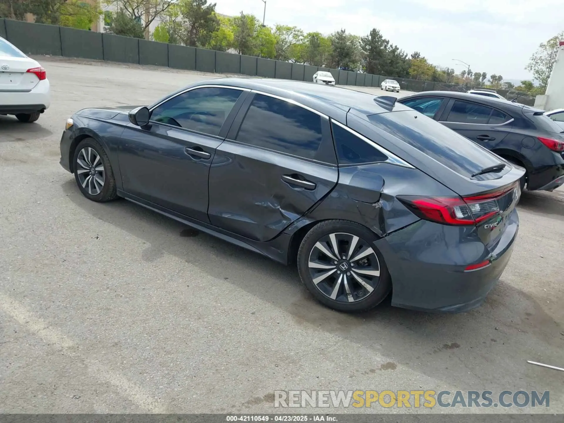 3 Photograph of a damaged car 19XFL1H70NE003293 HONDA CIVIC 2022