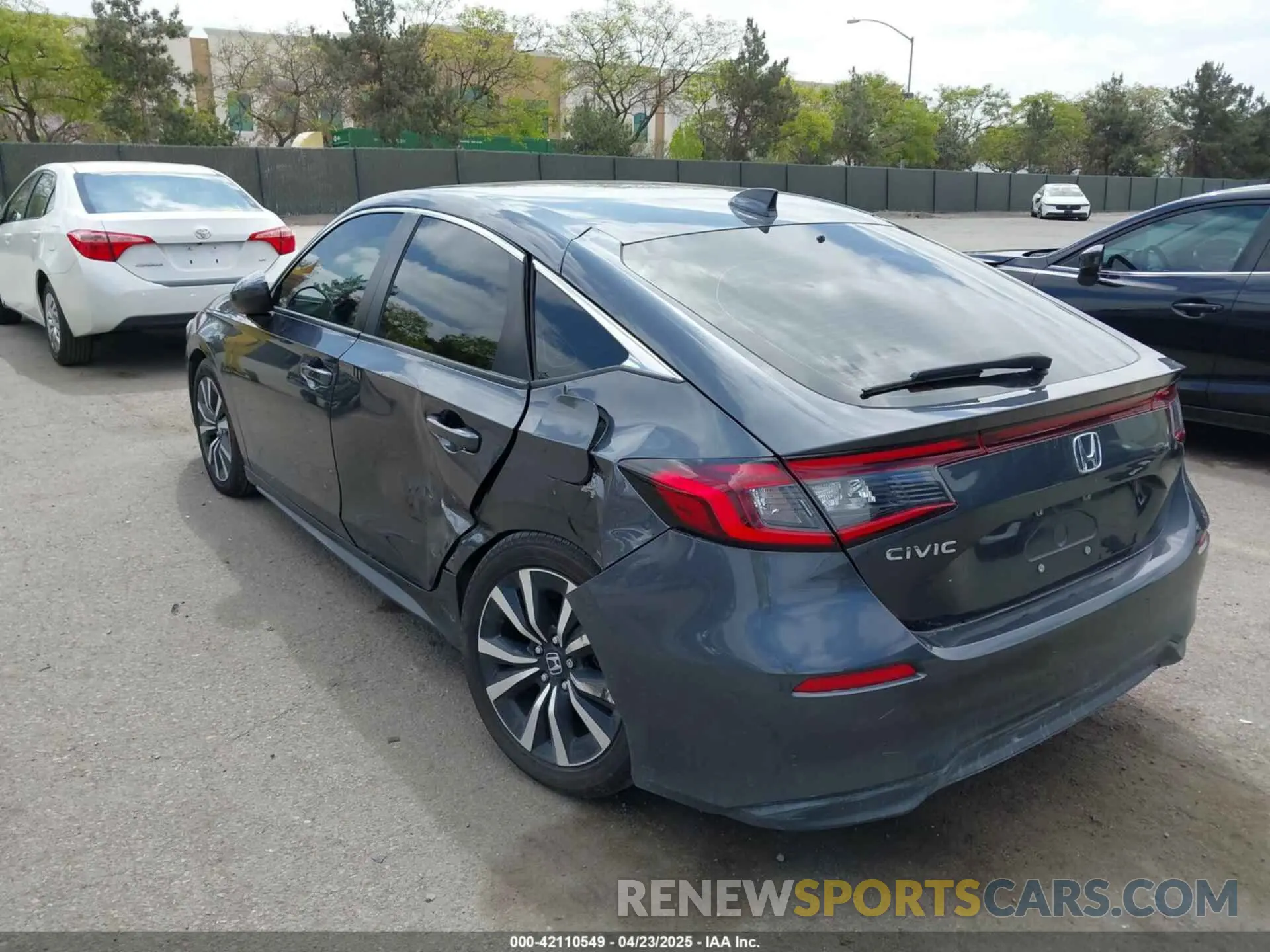 6 Photograph of a damaged car 19XFL1H70NE003293 HONDA CIVIC 2022