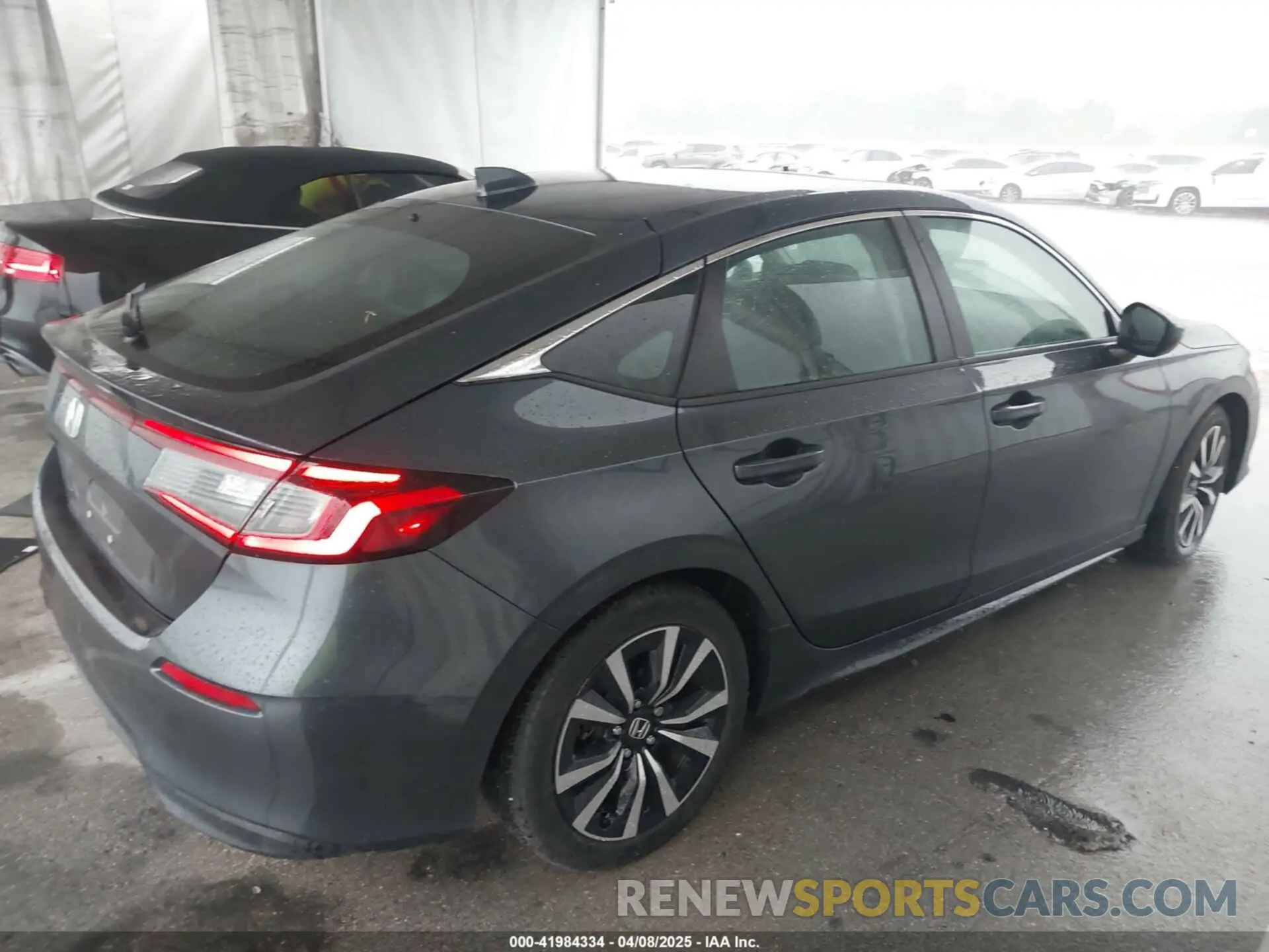 4 Photograph of a damaged car 19XFL1H70NE020434 HONDA CIVIC 2022